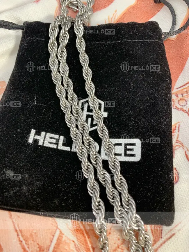 Helloice Review Image