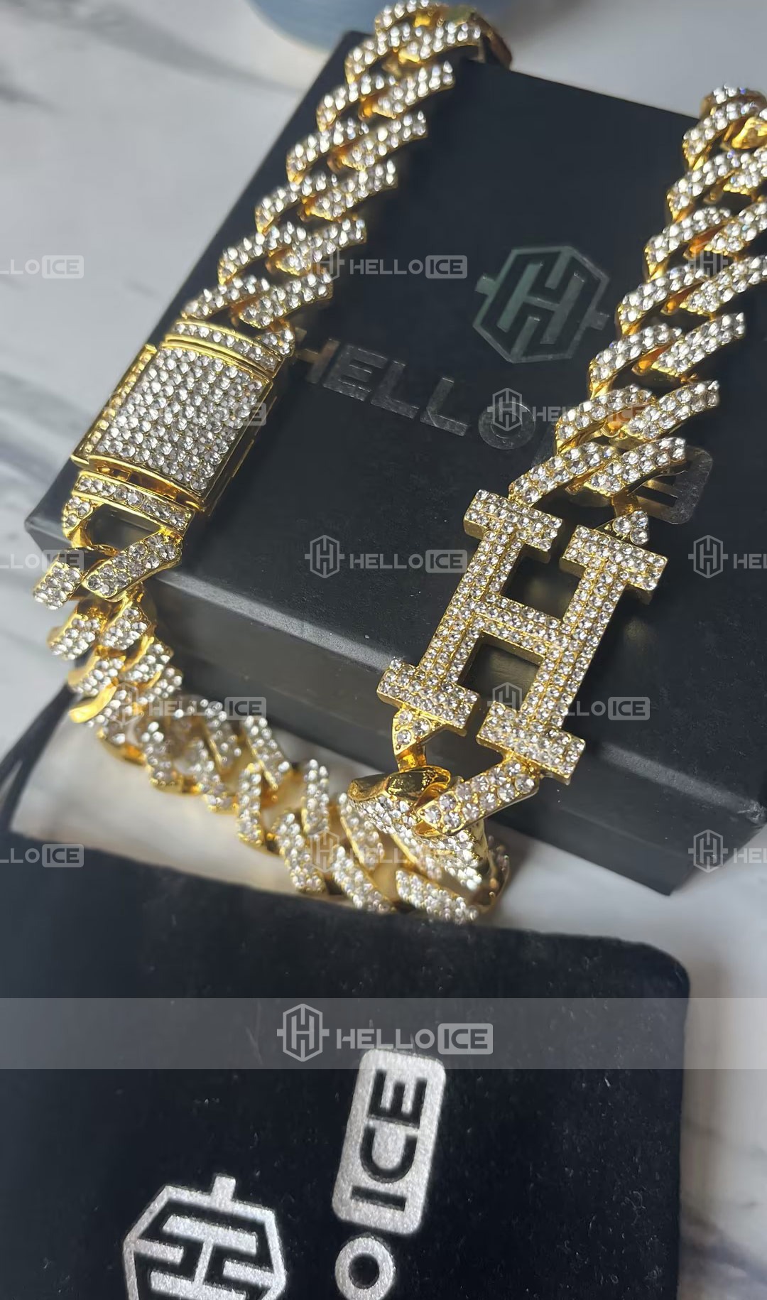 Helloice Review Image