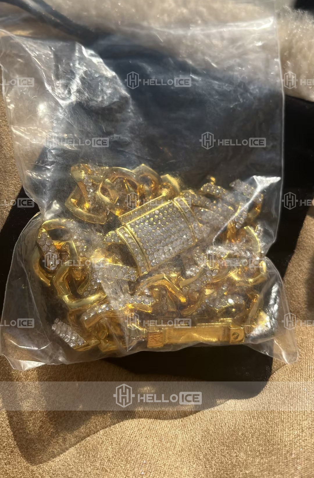 Helloice Review Image