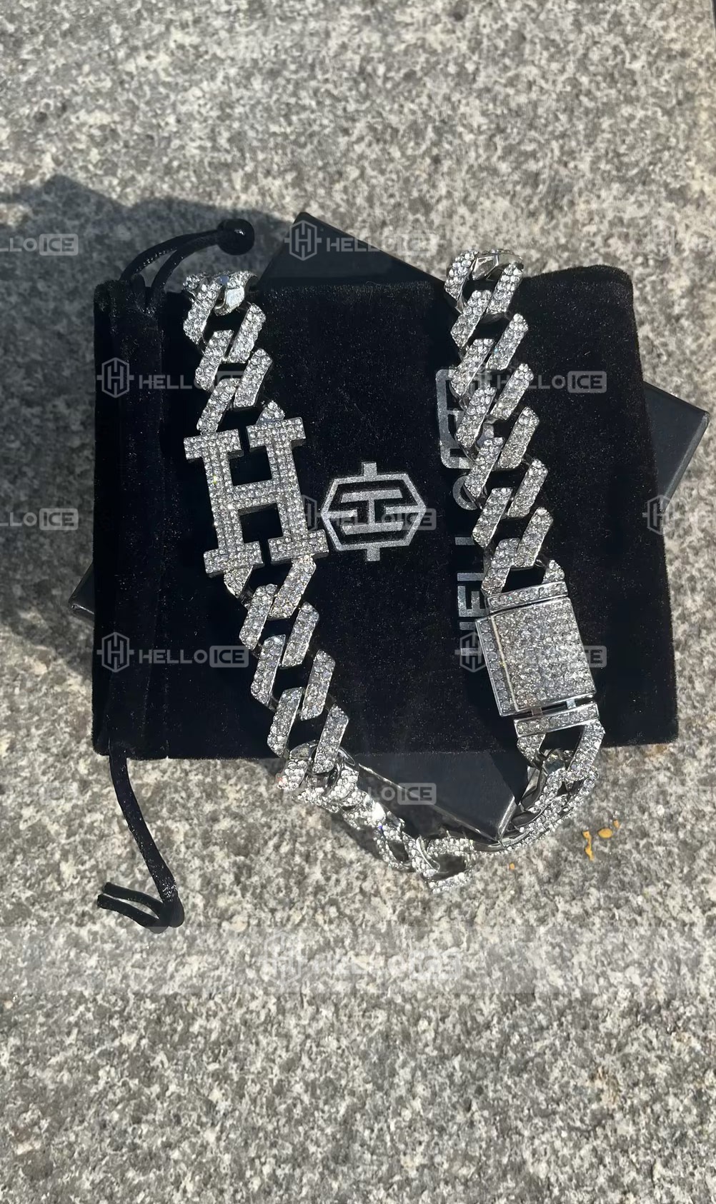 Helloice Review Image