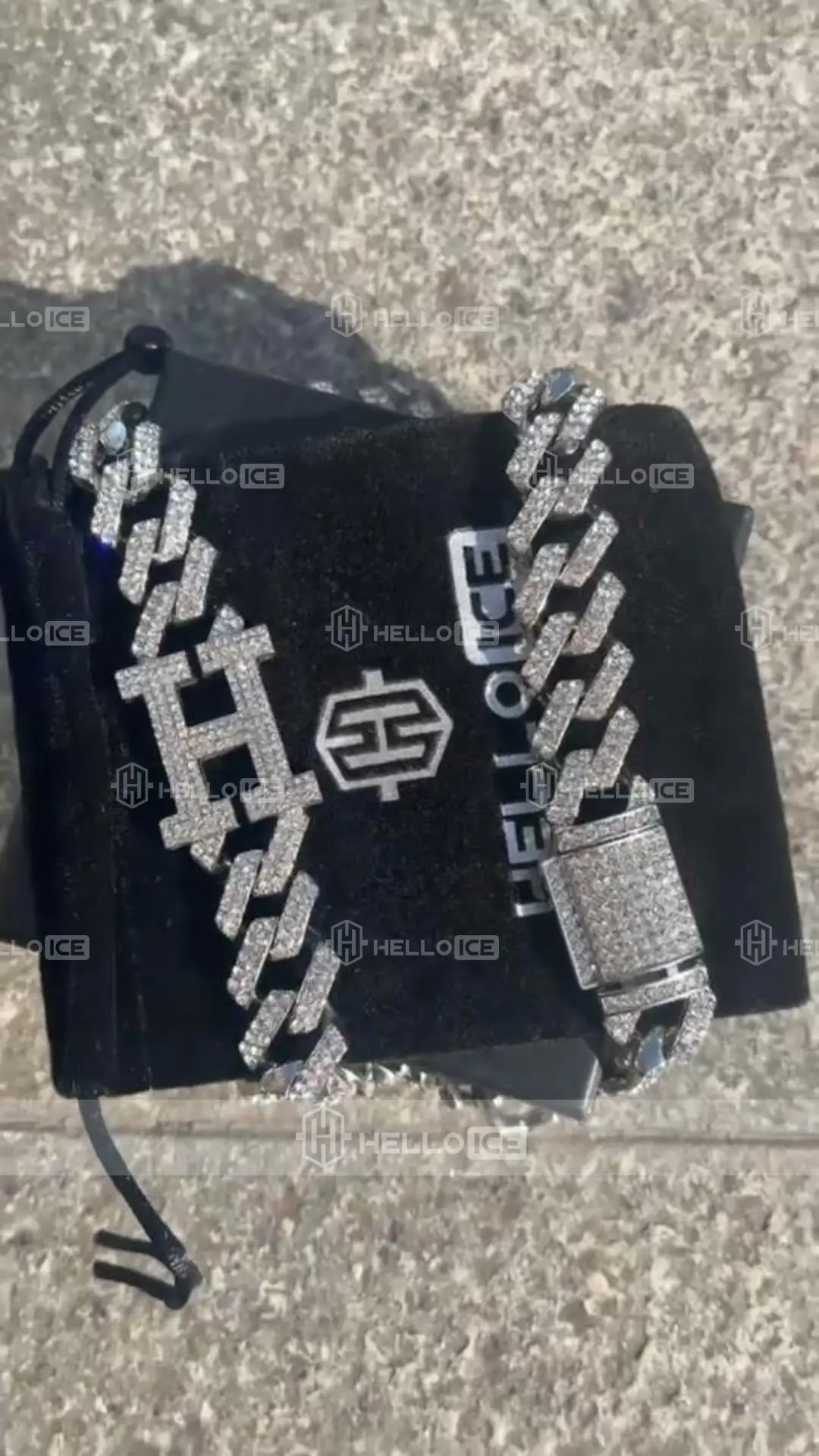 Helloice Review Image