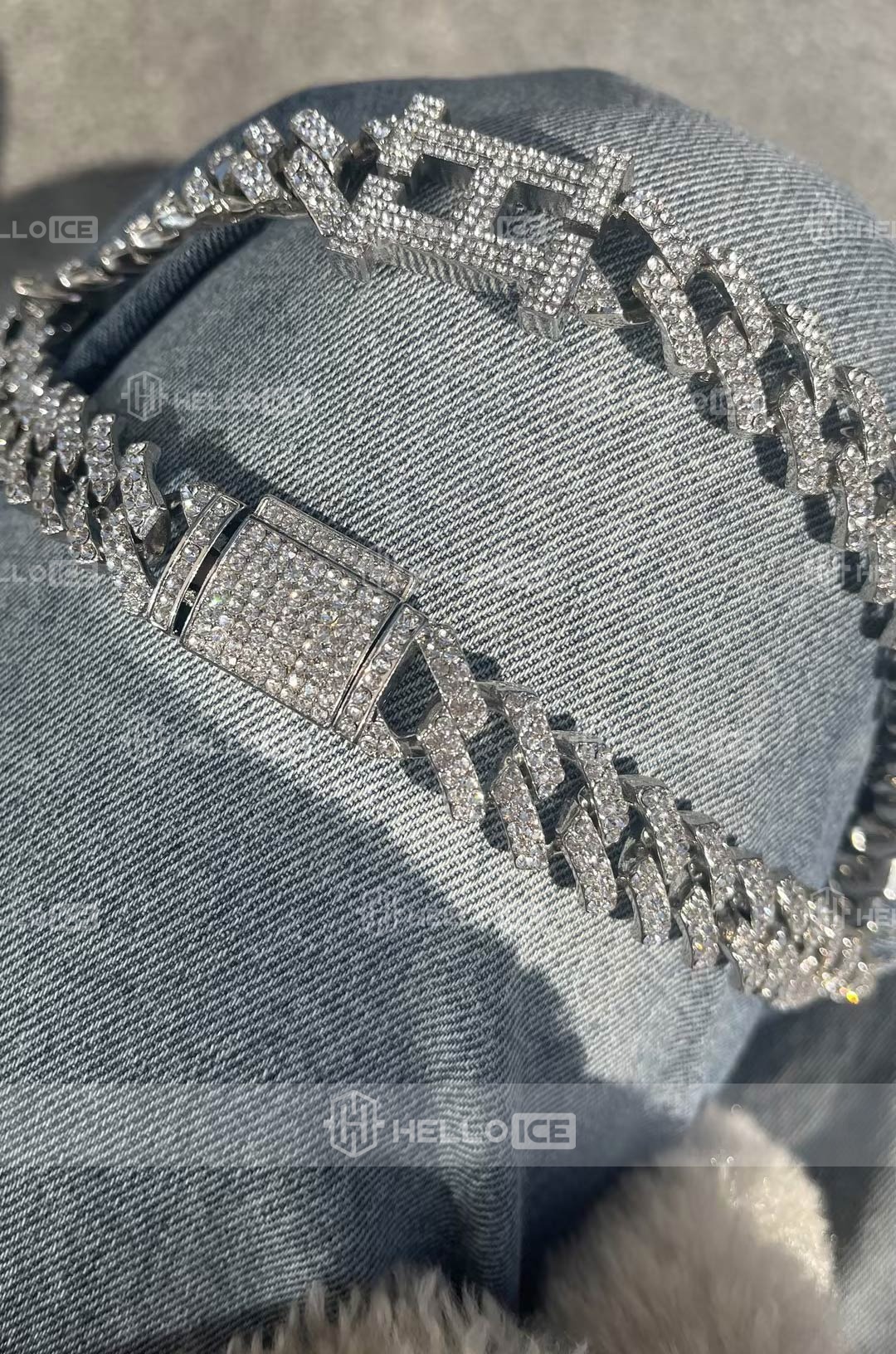 Helloice Review Image