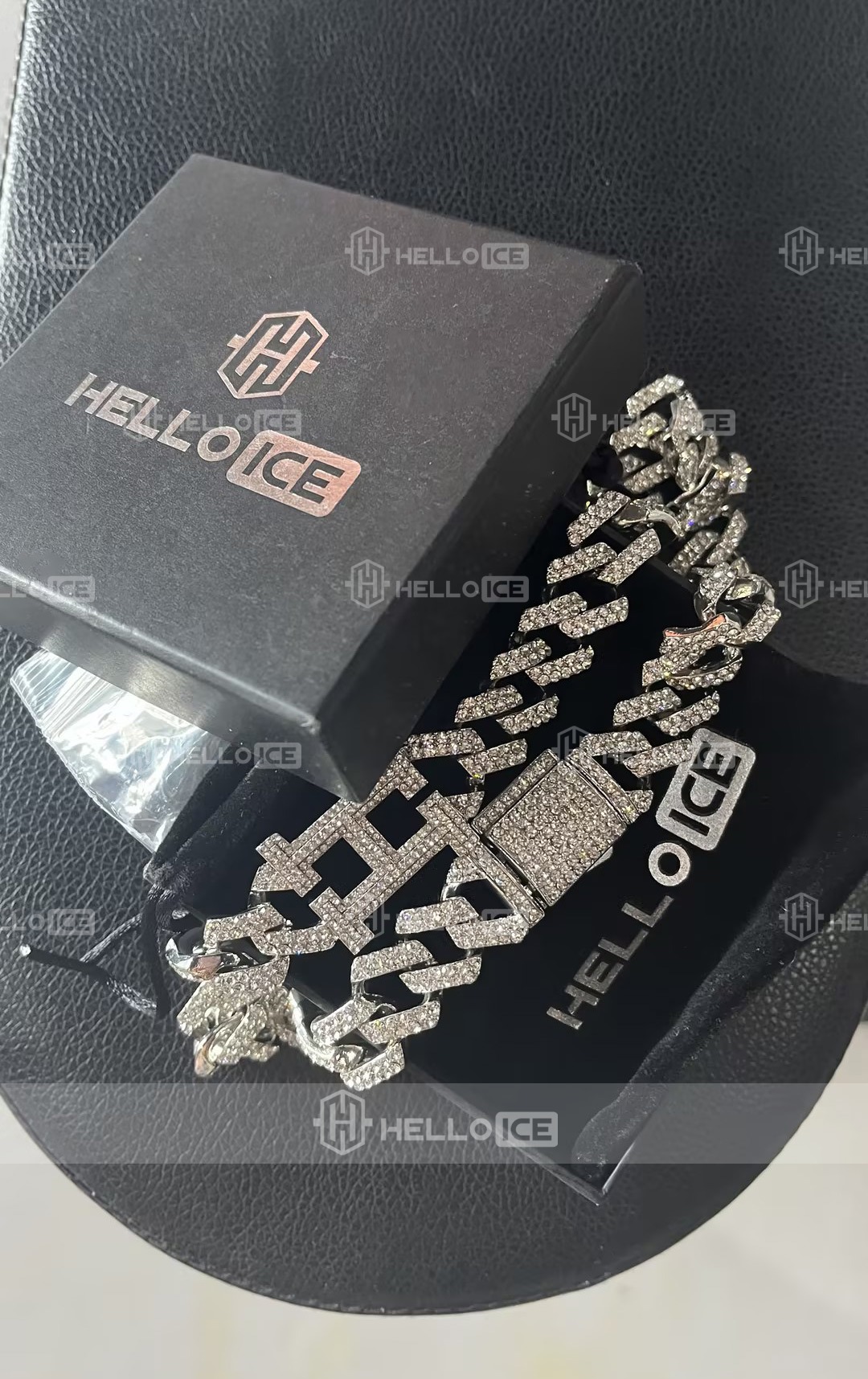 Helloice Review Image