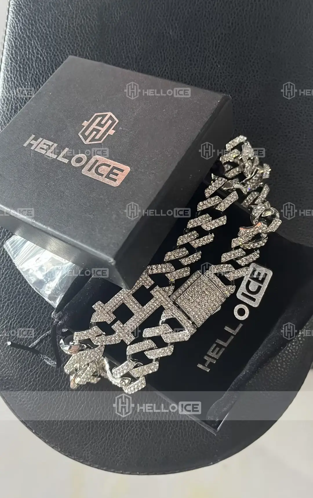 Helloice Review Image