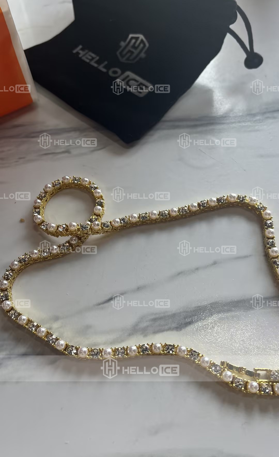 Helloice Review Image