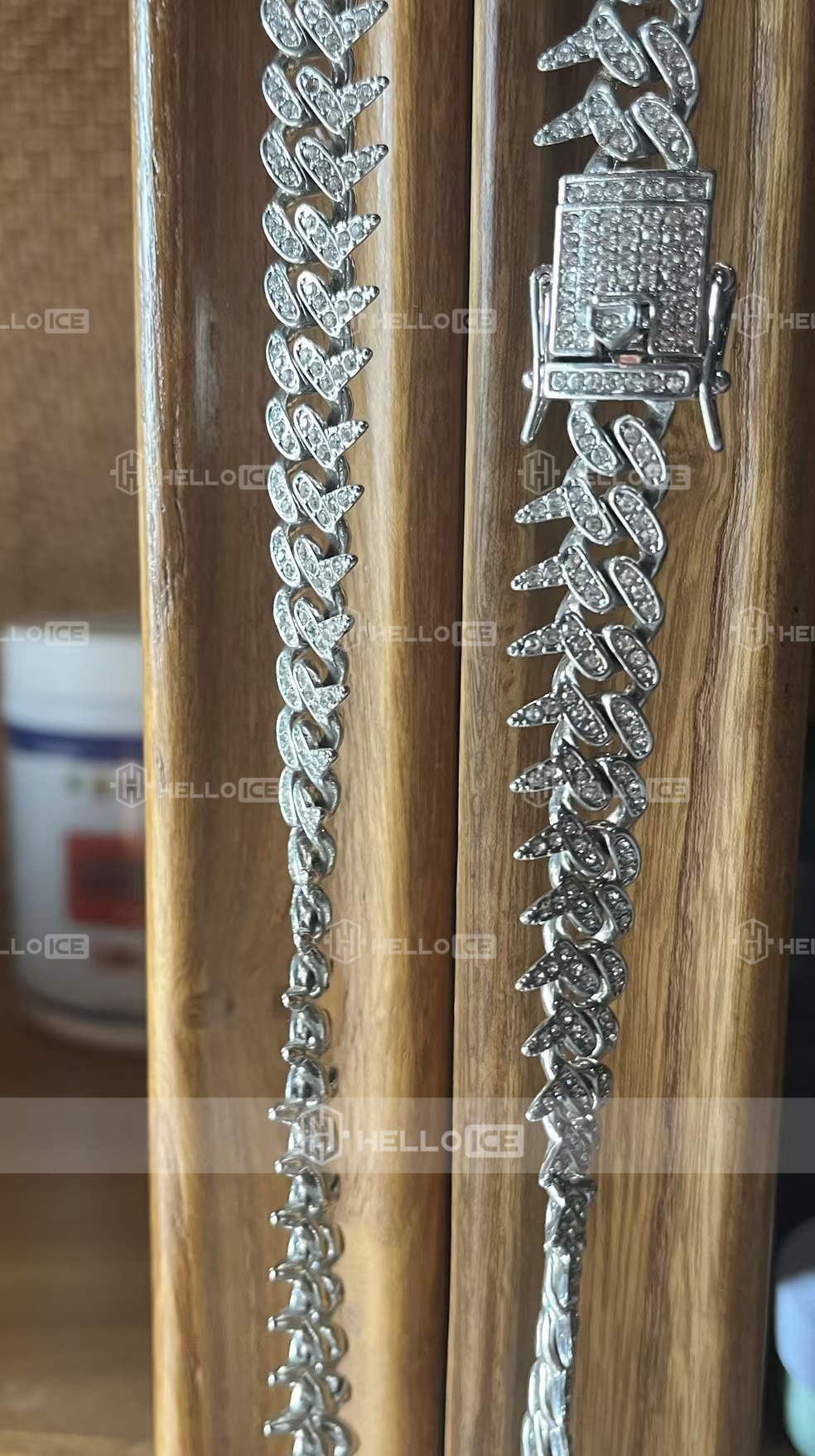 Helloice Review Image