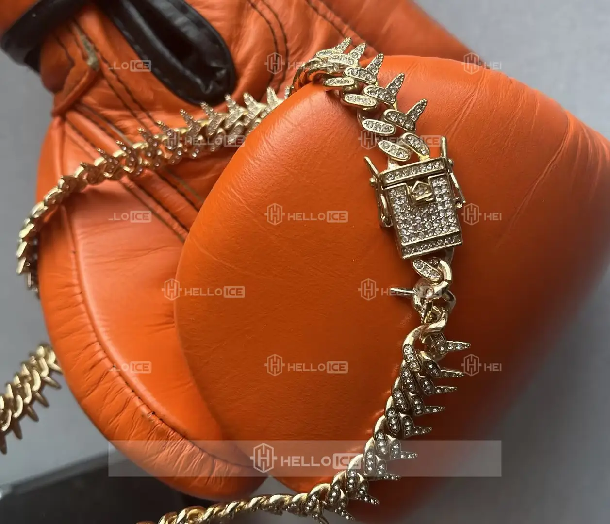 Helloice Review Image