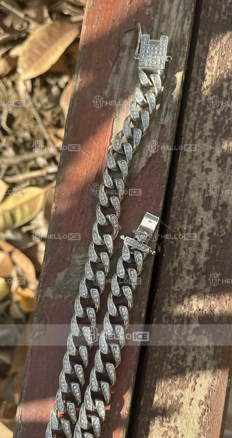 Helloice Review Image