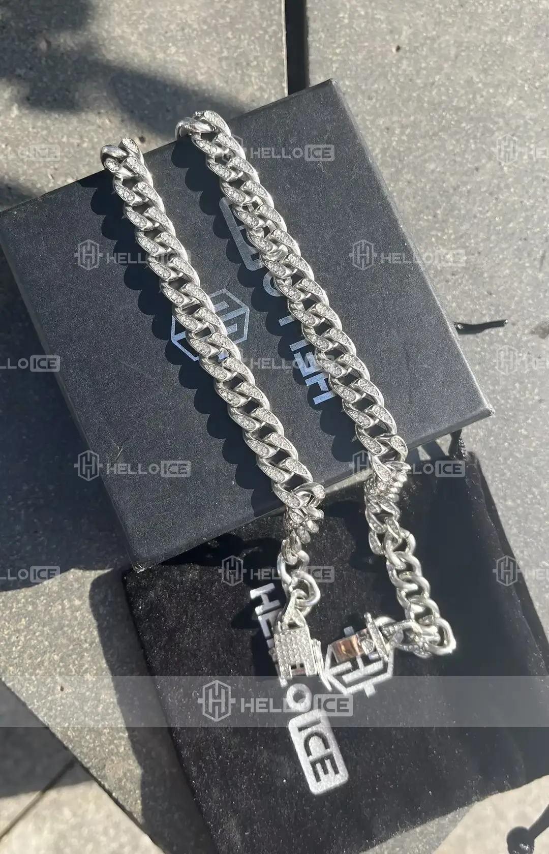 Helloice Review Image