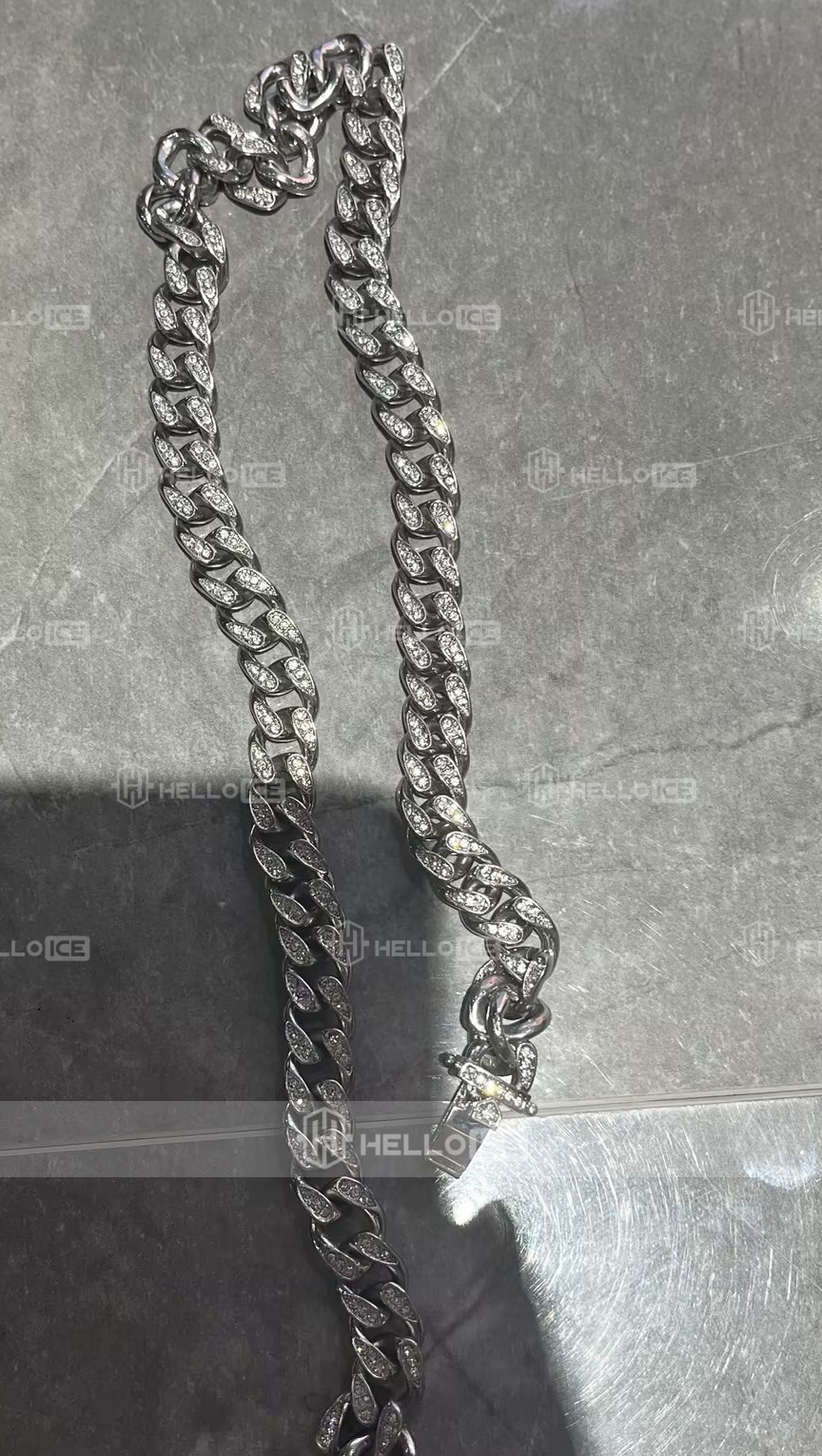 Helloice Review Image