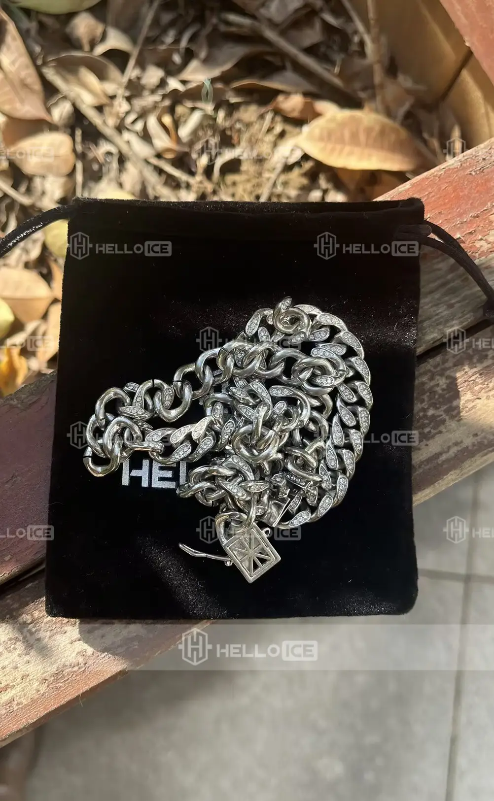 Helloice Review Image