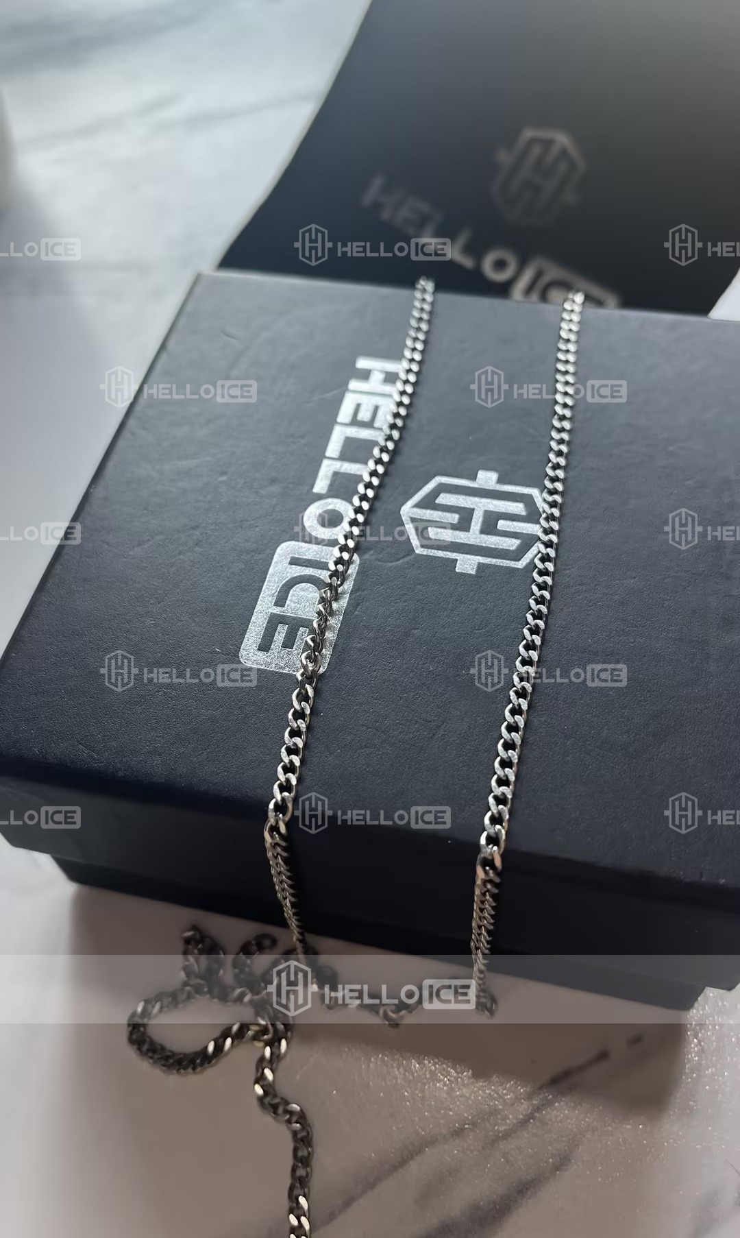 Helloice Review Image