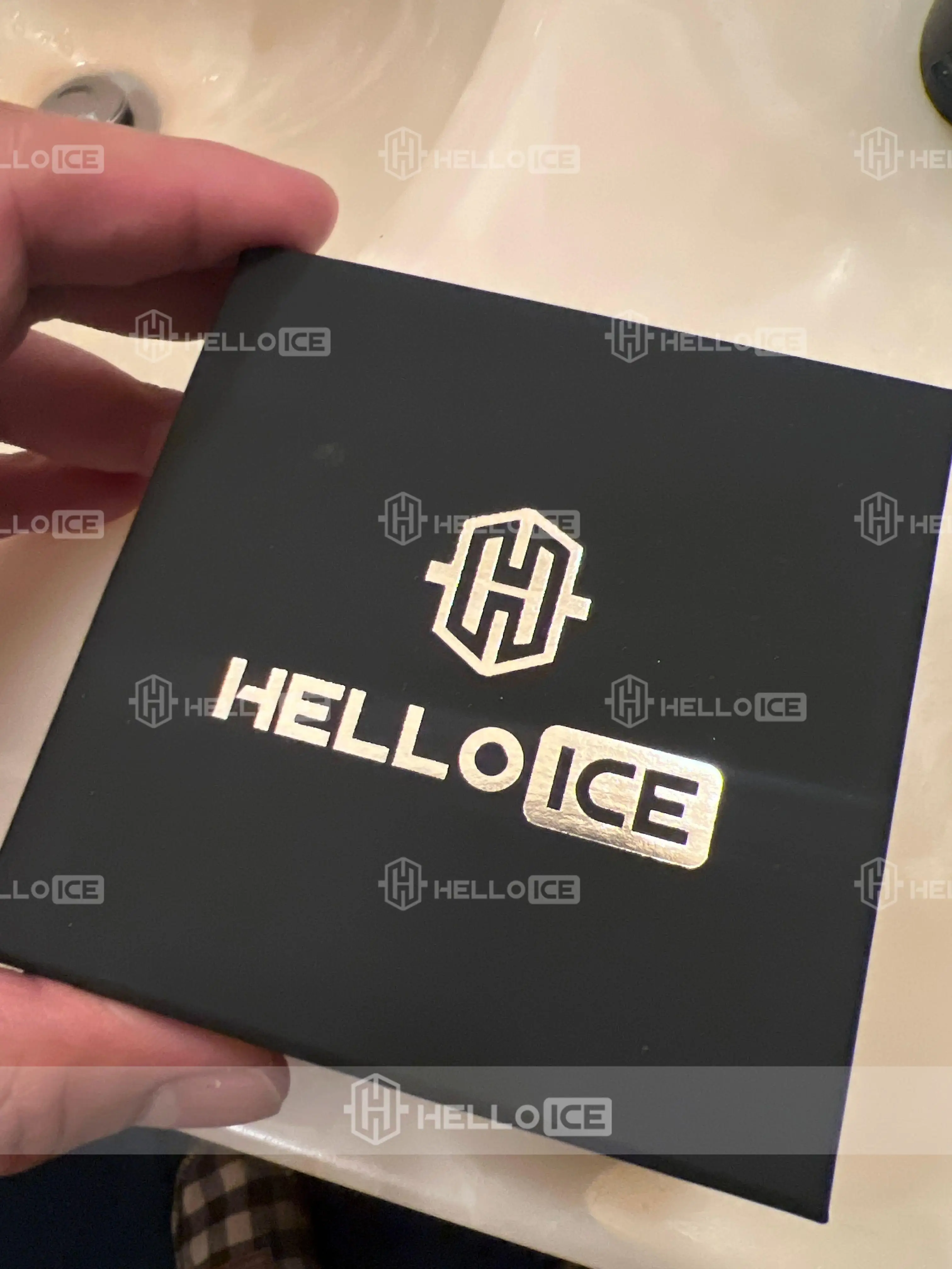 Helloice Review Image