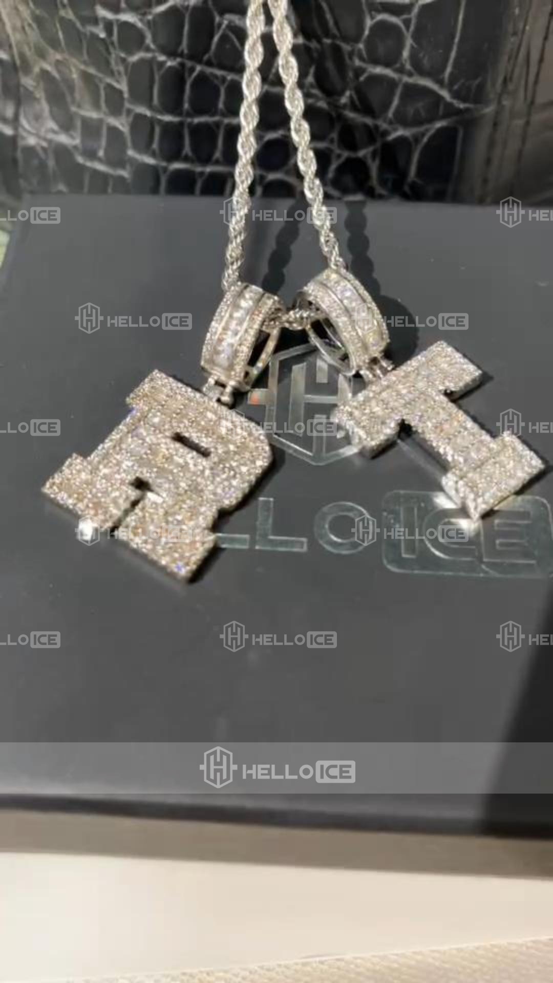 Helloice Review Image