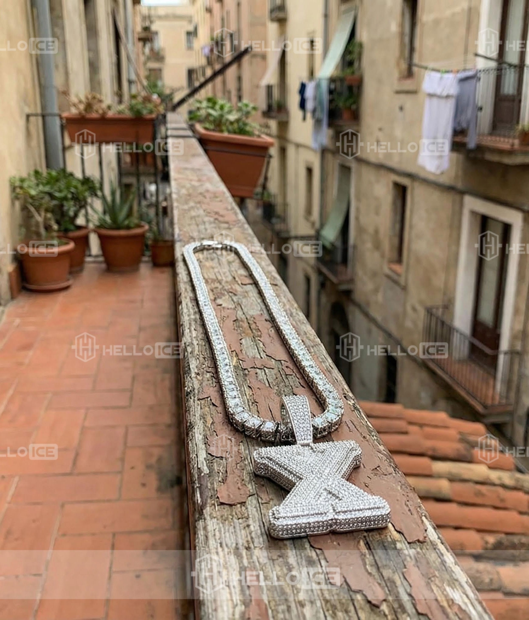 Helloice Review Image