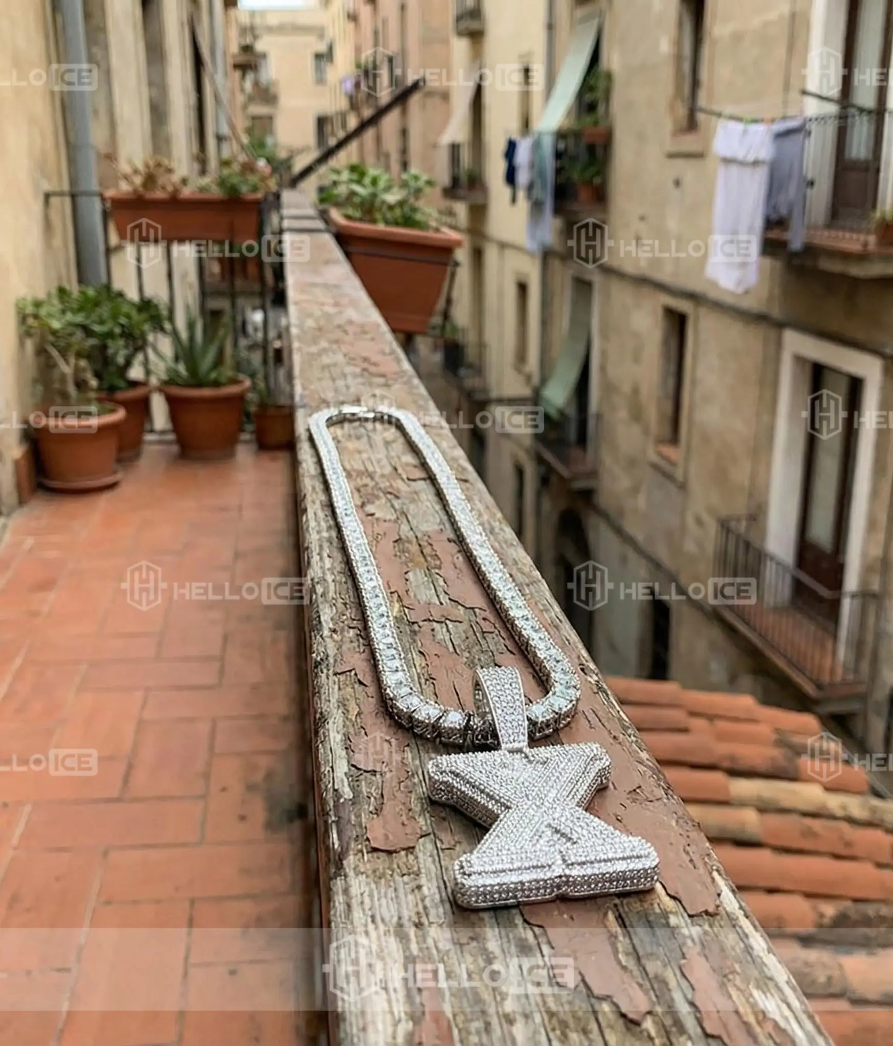 Helloice Review Image