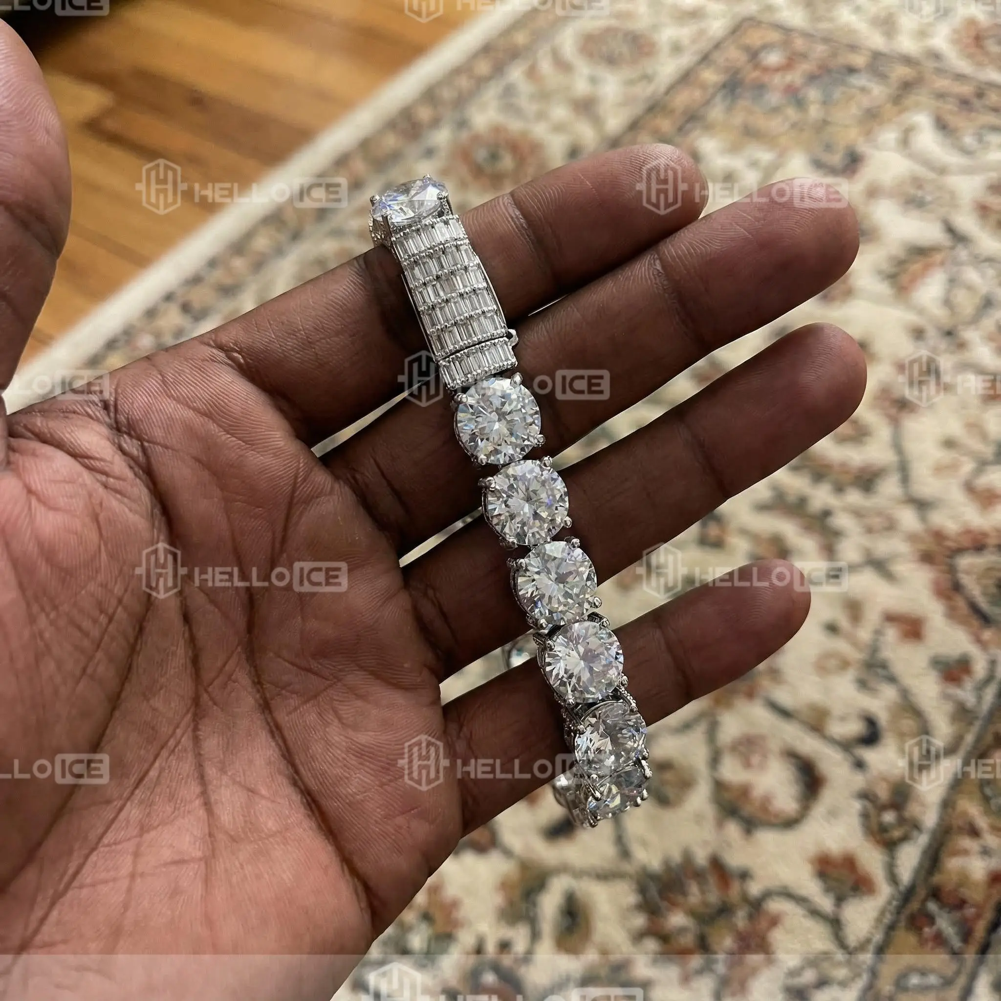 Helloice Review Image