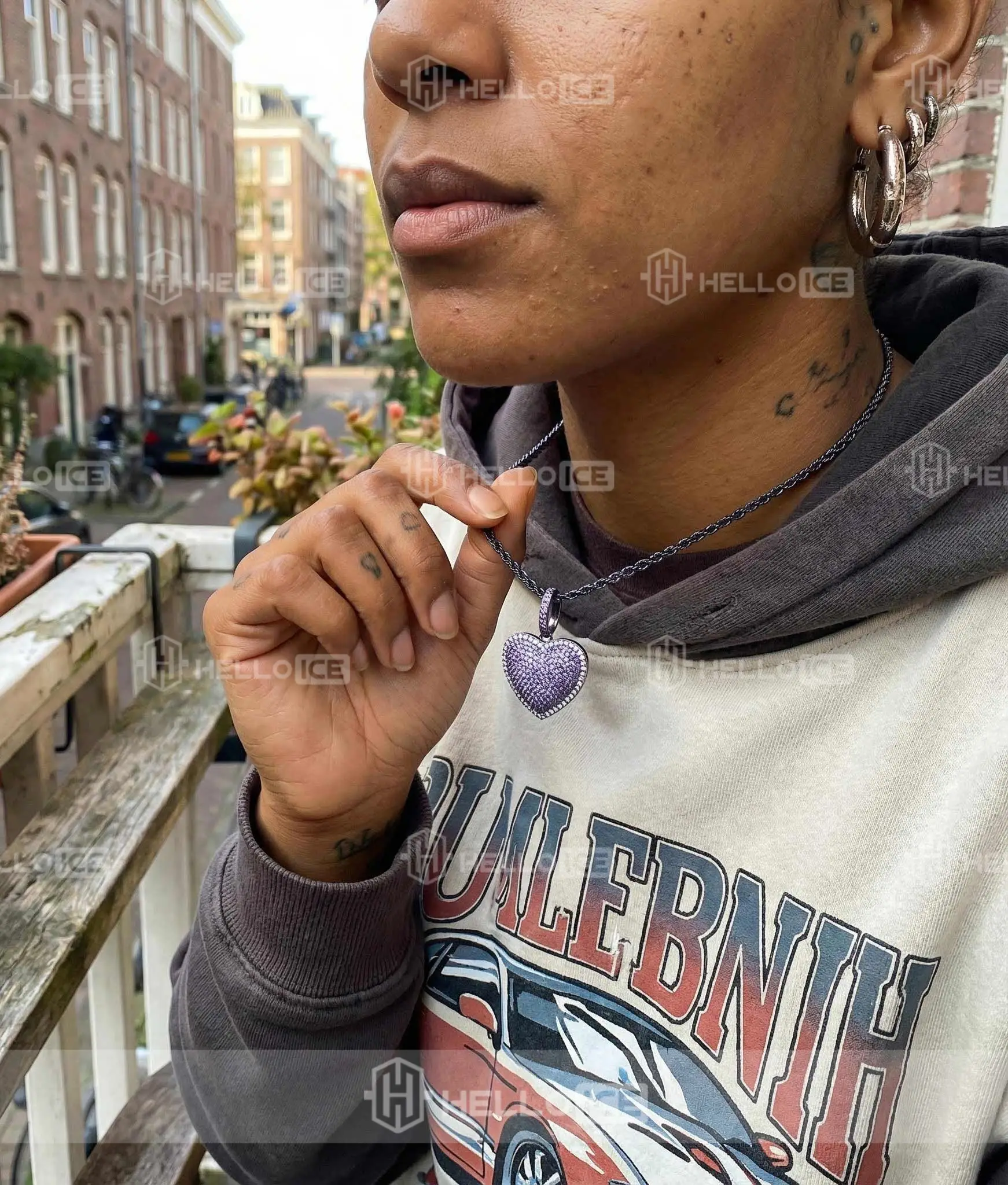 Helloice Review Image