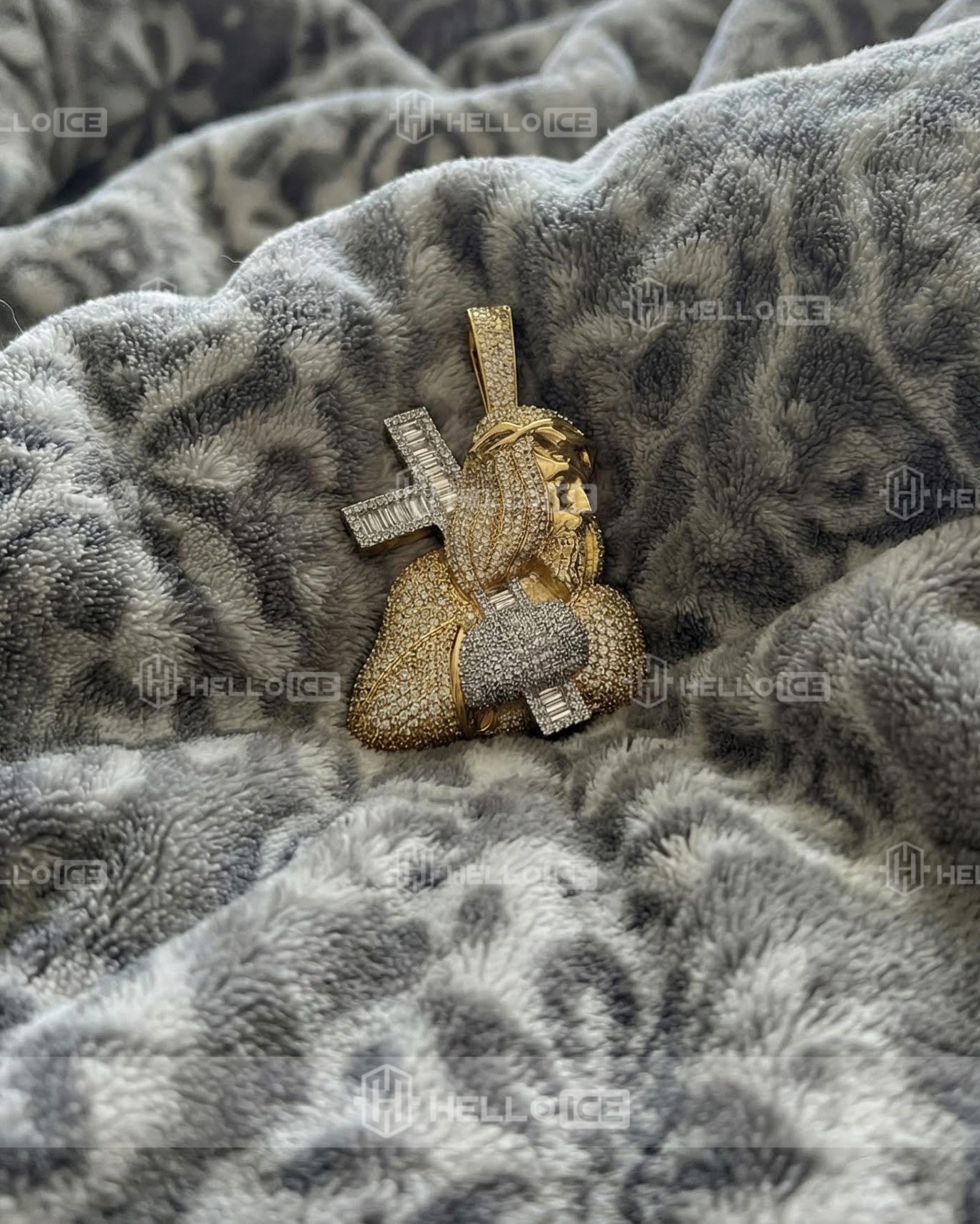 Helloice Review Image