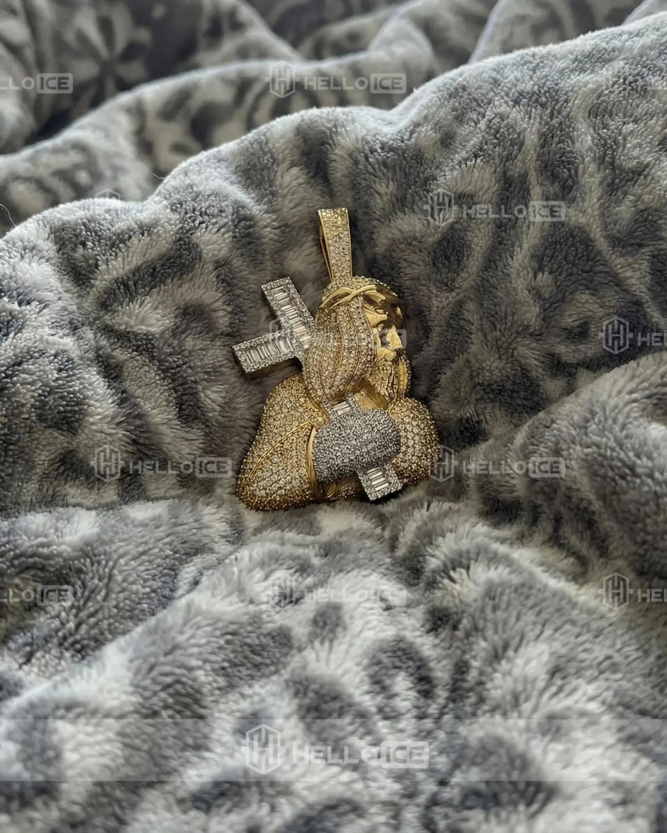 Helloice Review Image