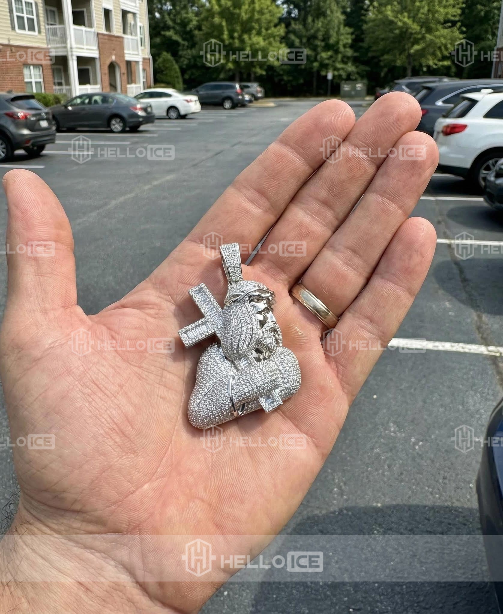 Helloice Review Image