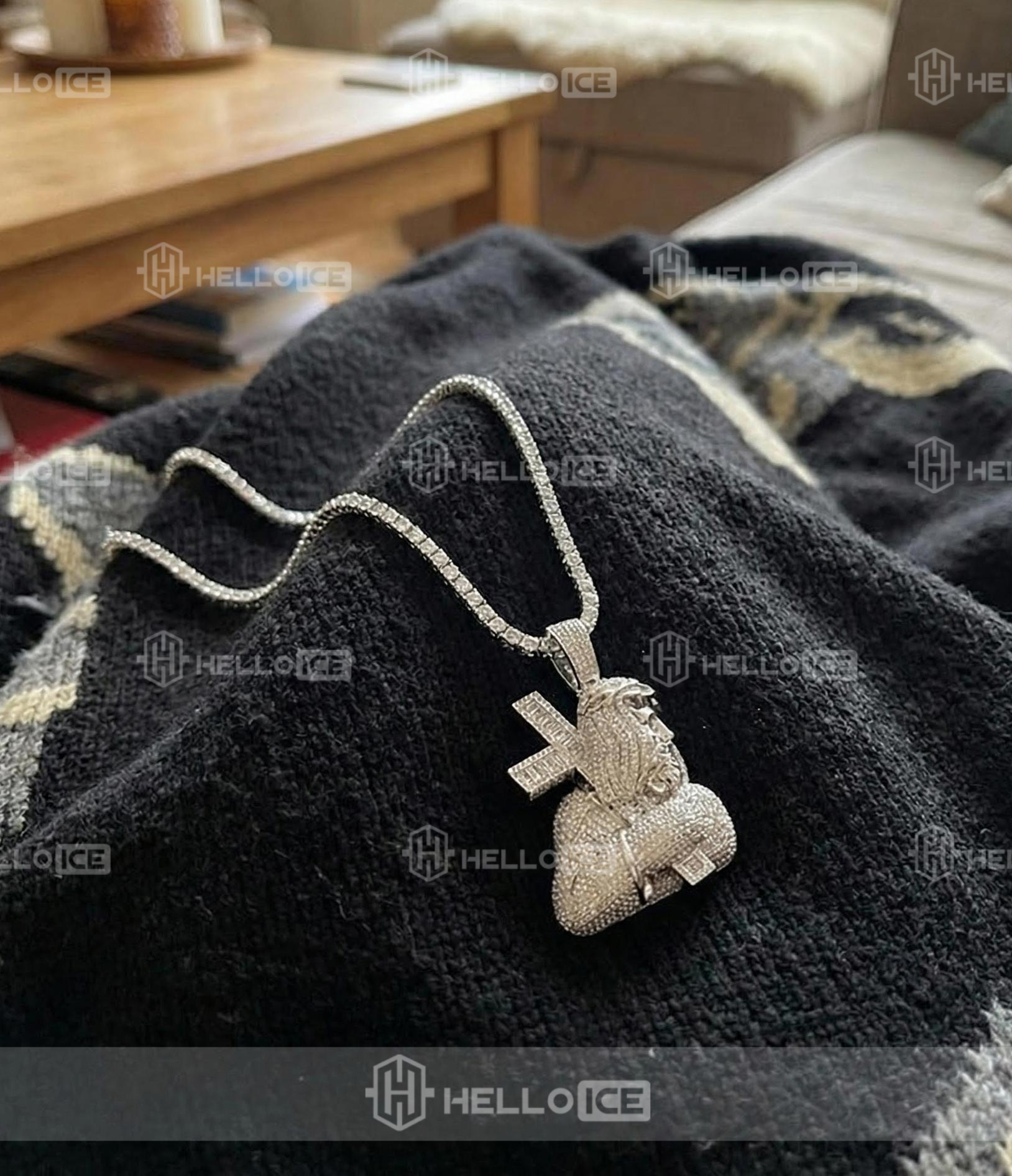 Helloice Review Image