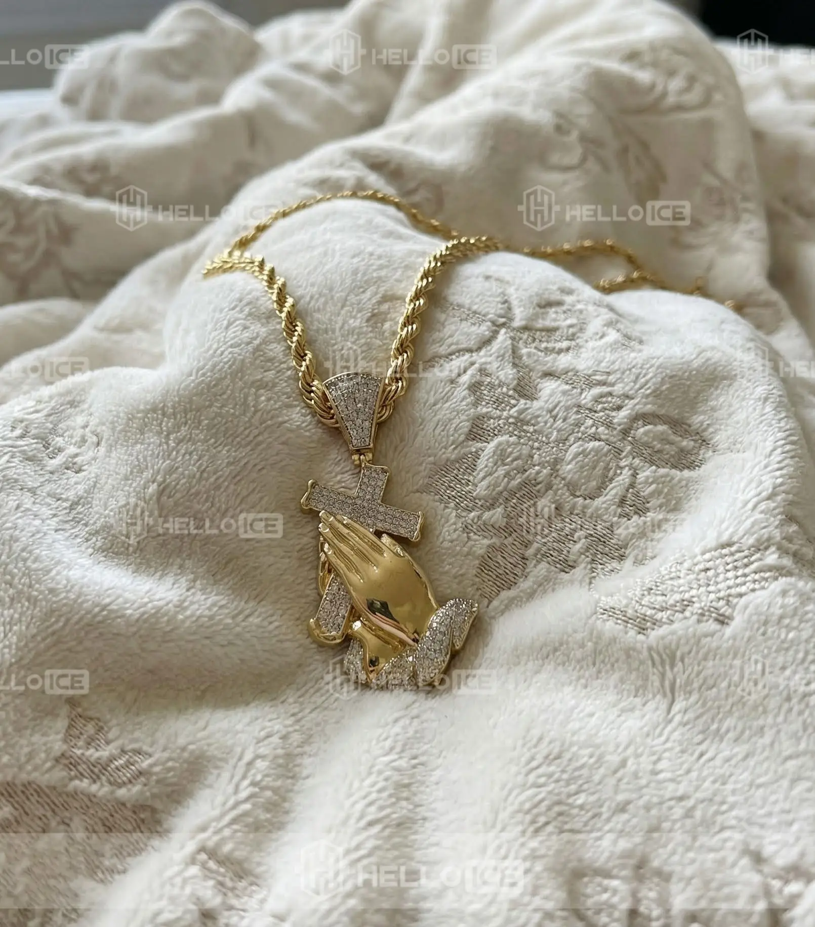 Helloice Review Image