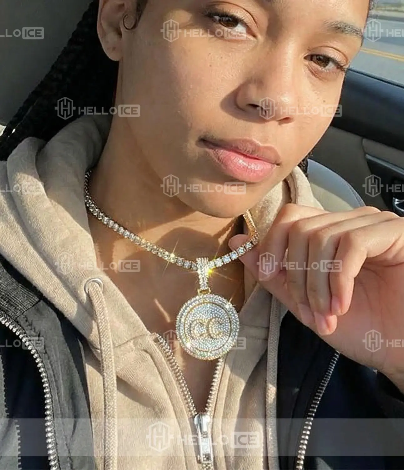 Helloice Review Image