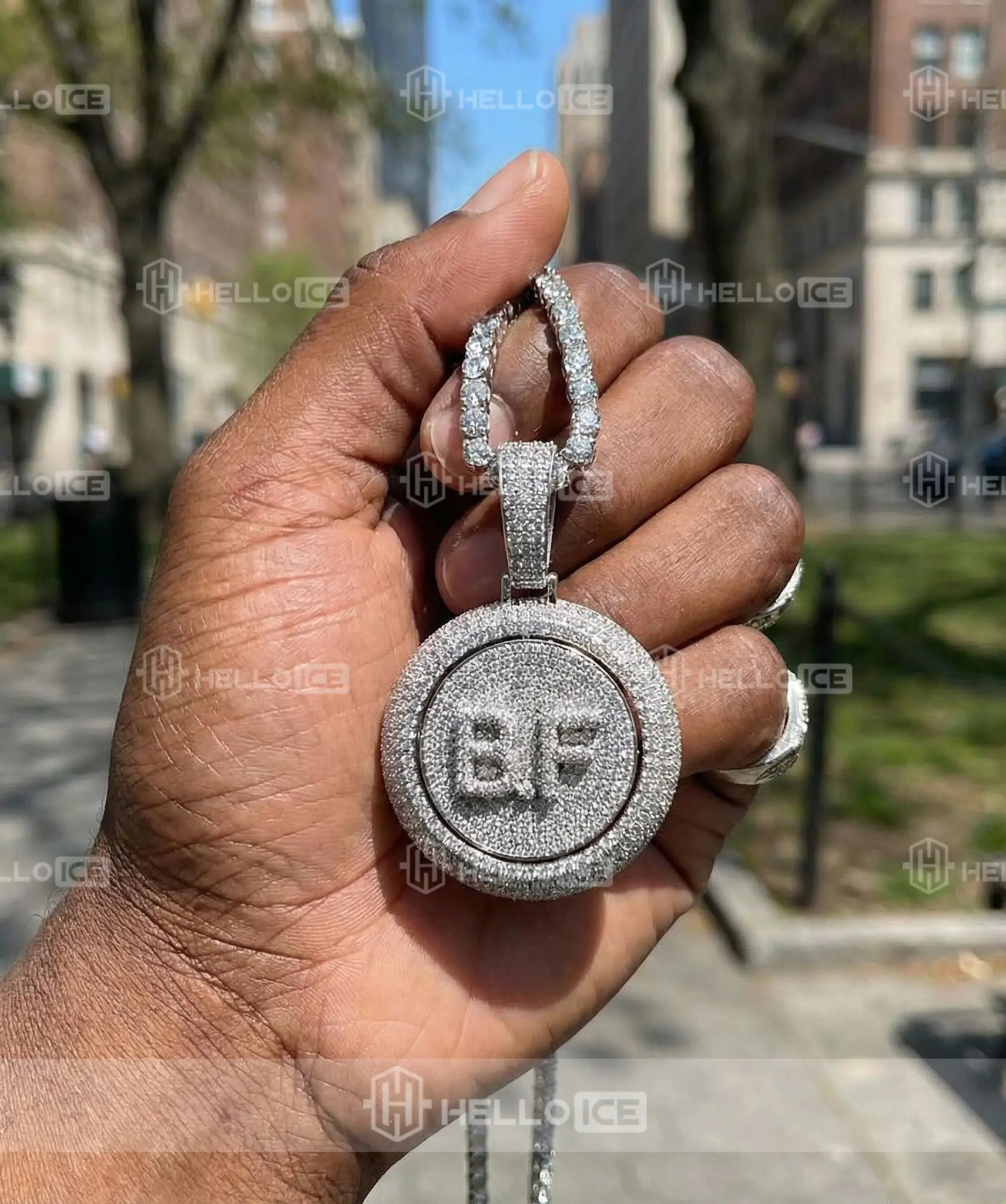 Helloice Review Image