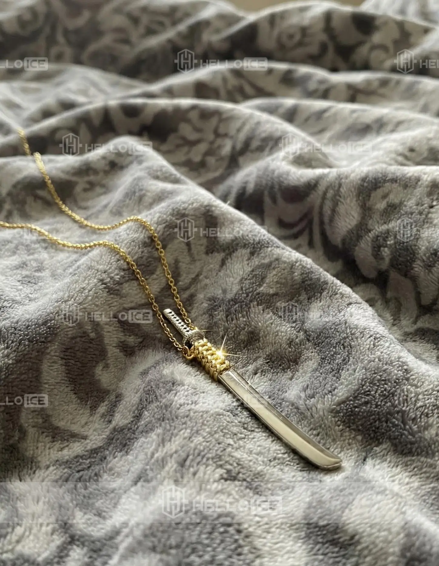 Helloice Review Image