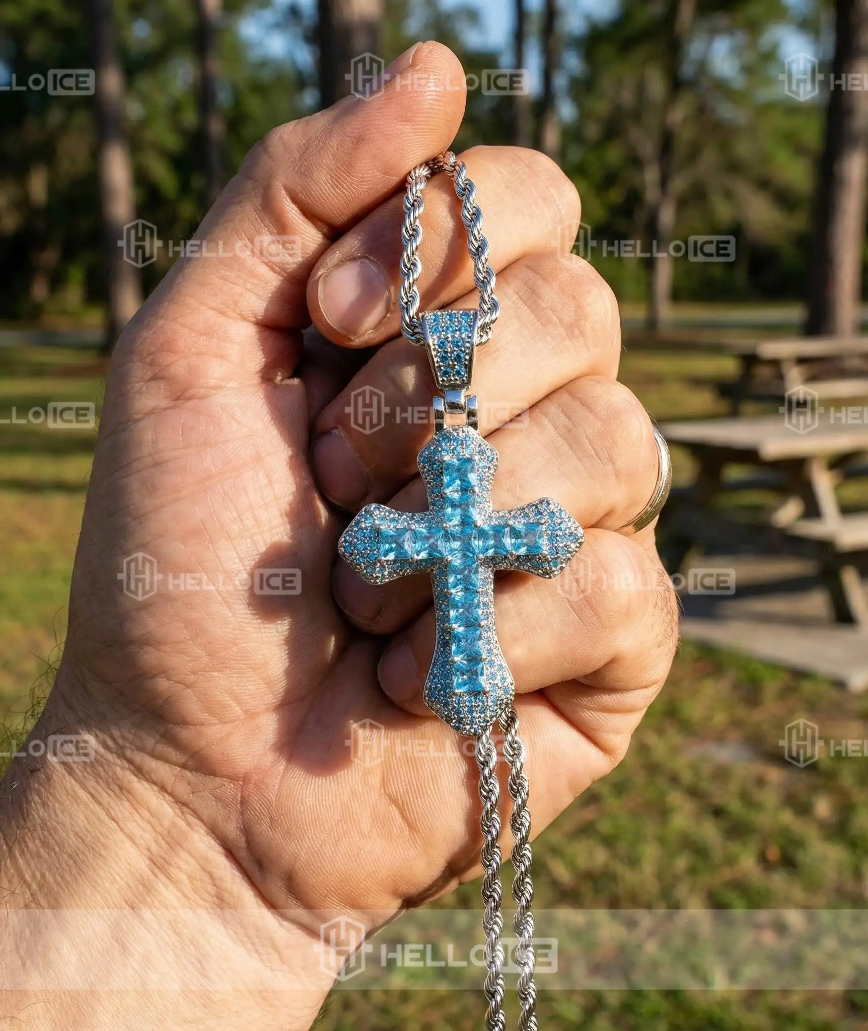 Helloice Review Image