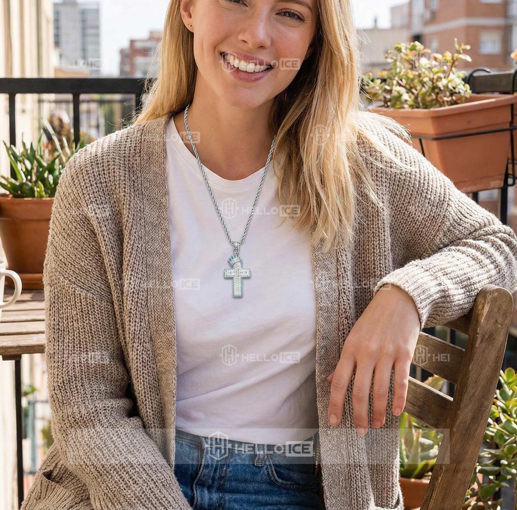 Helloice Review Image