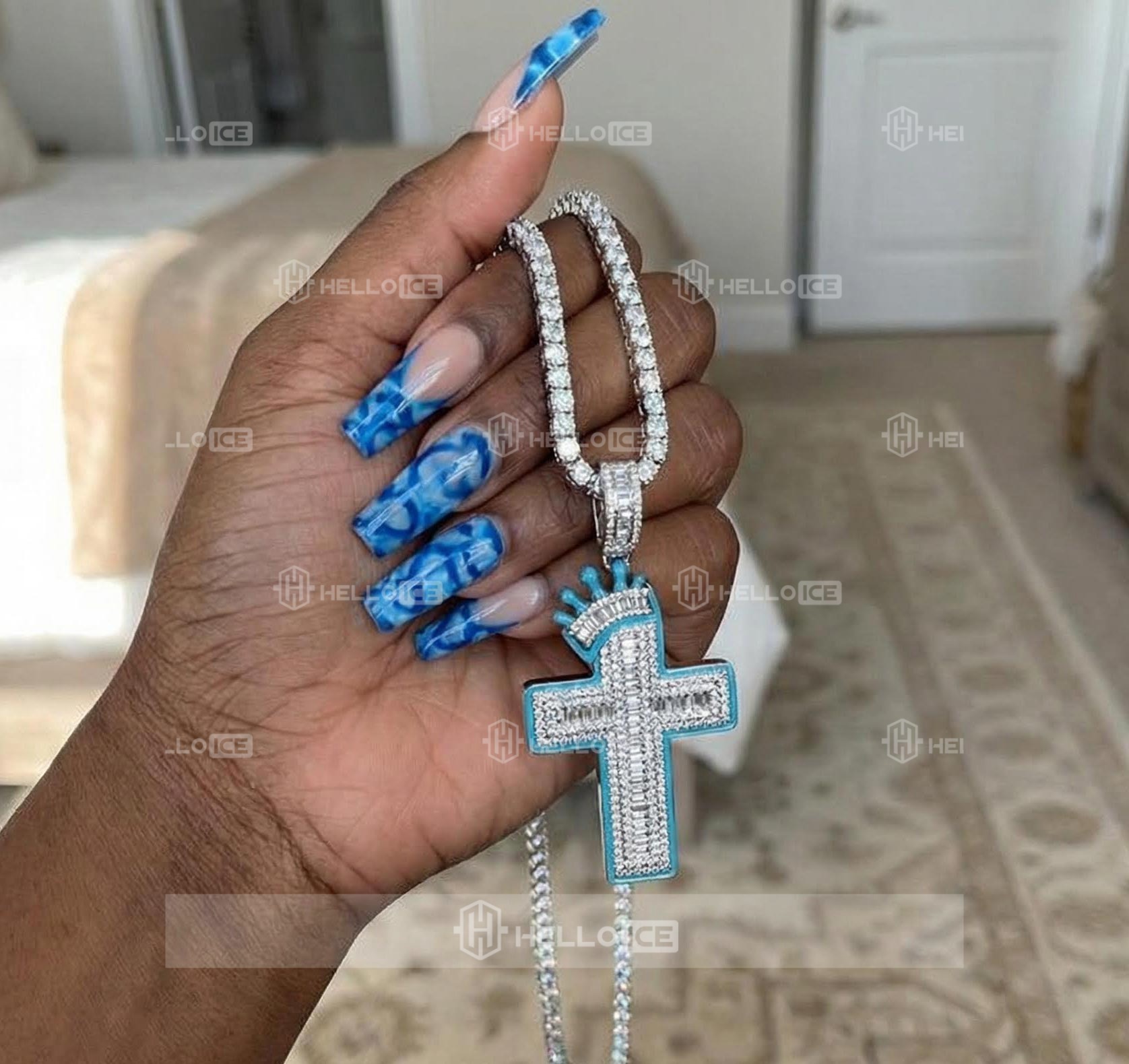 Helloice Review Image