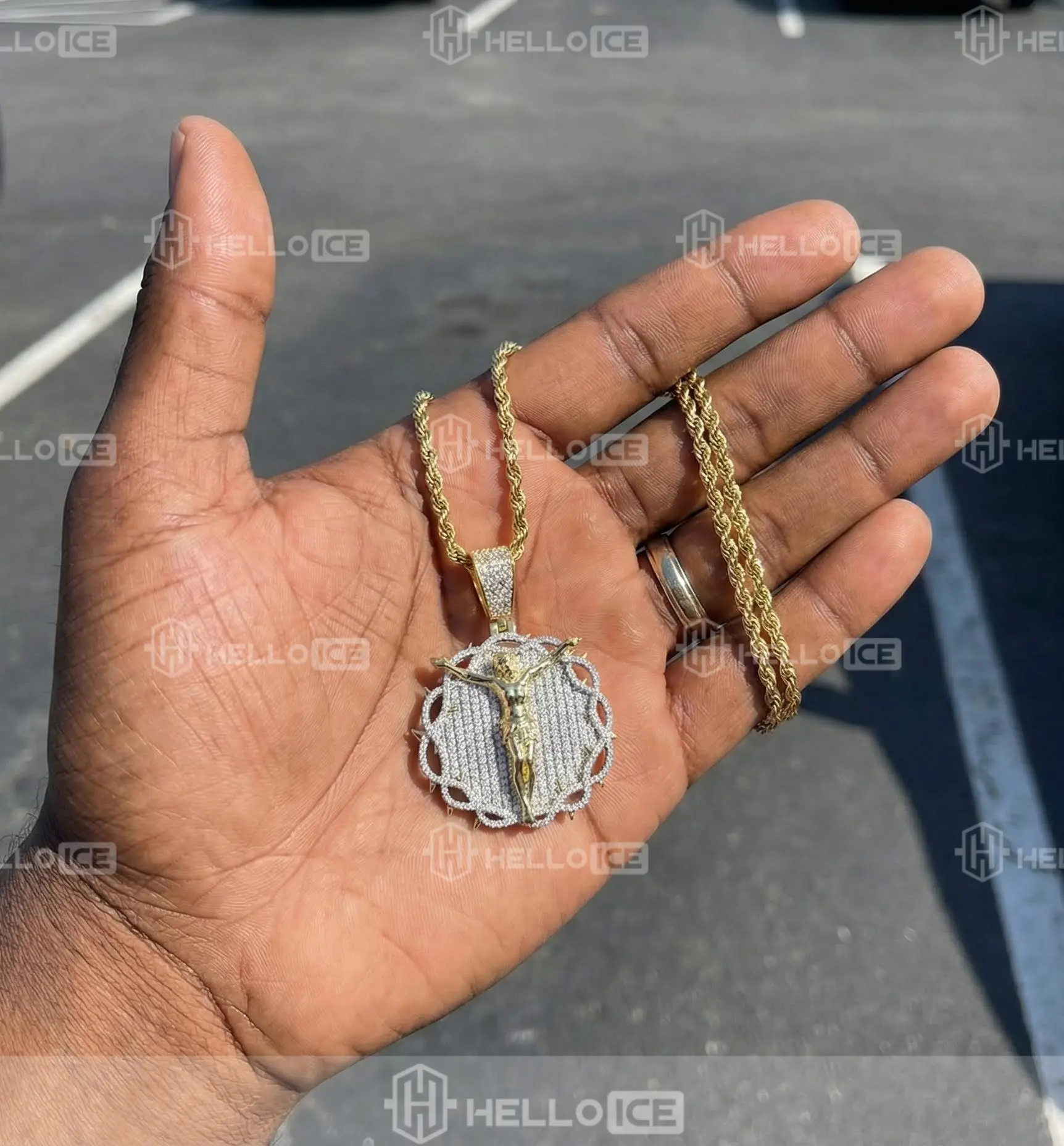 Helloice Review Image