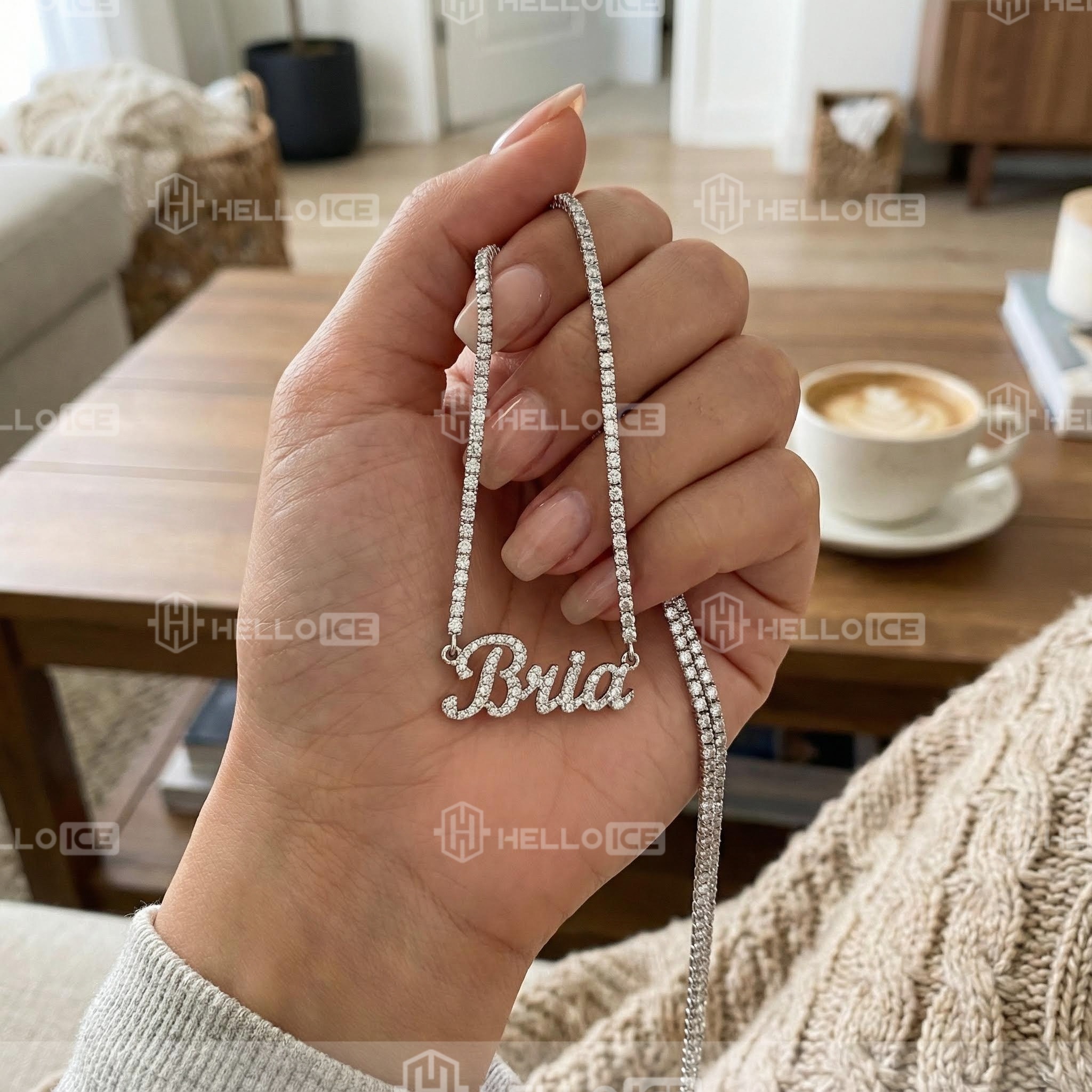 Helloice Review Image