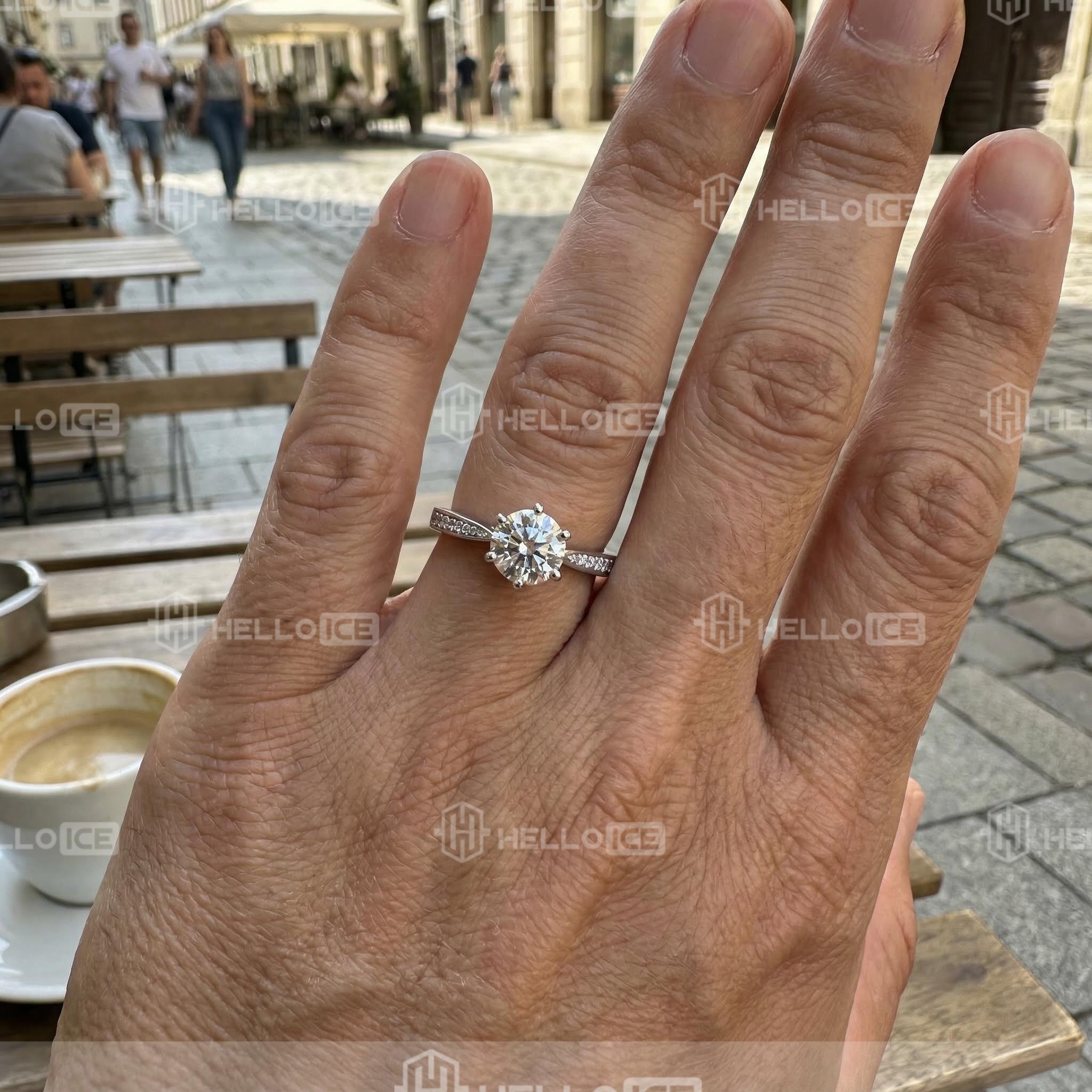 Helloice Review Image