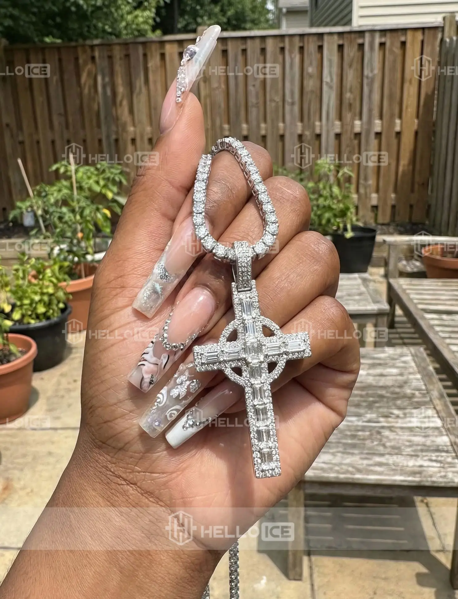 Helloice Review Image