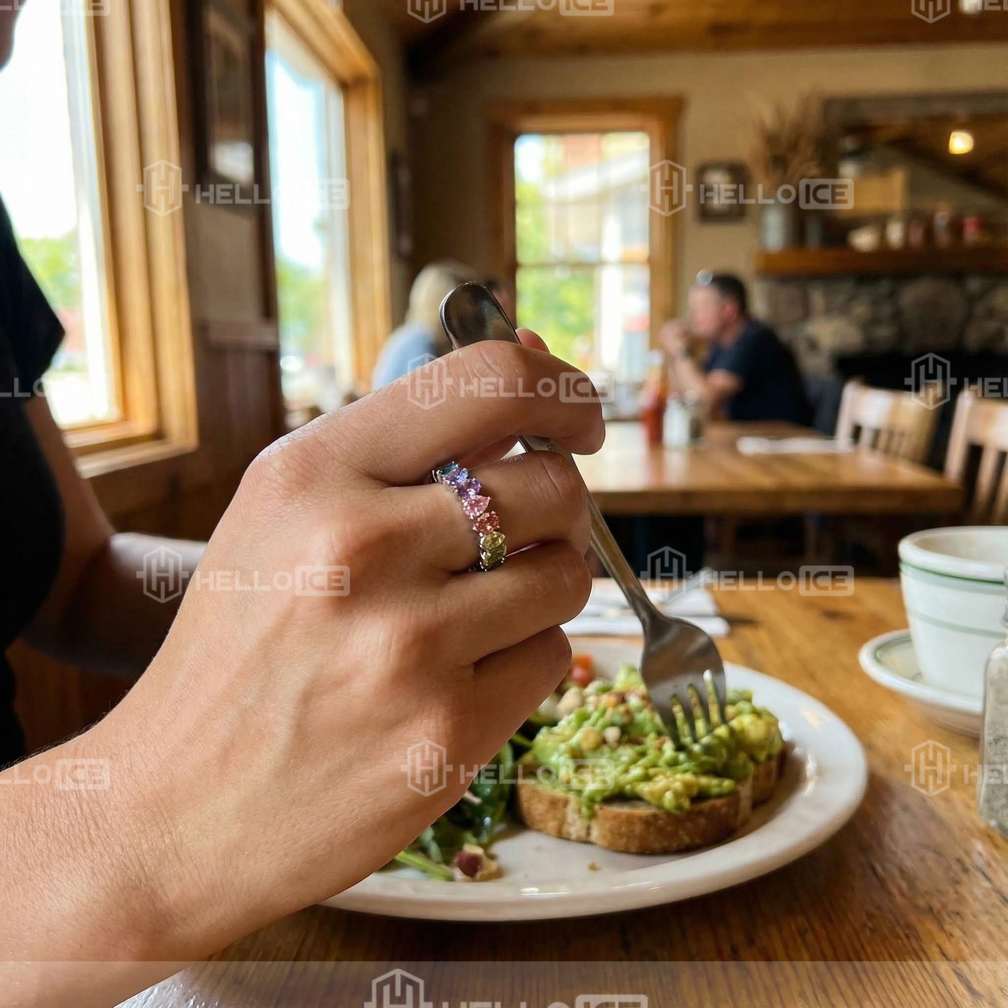 Helloice Review Image