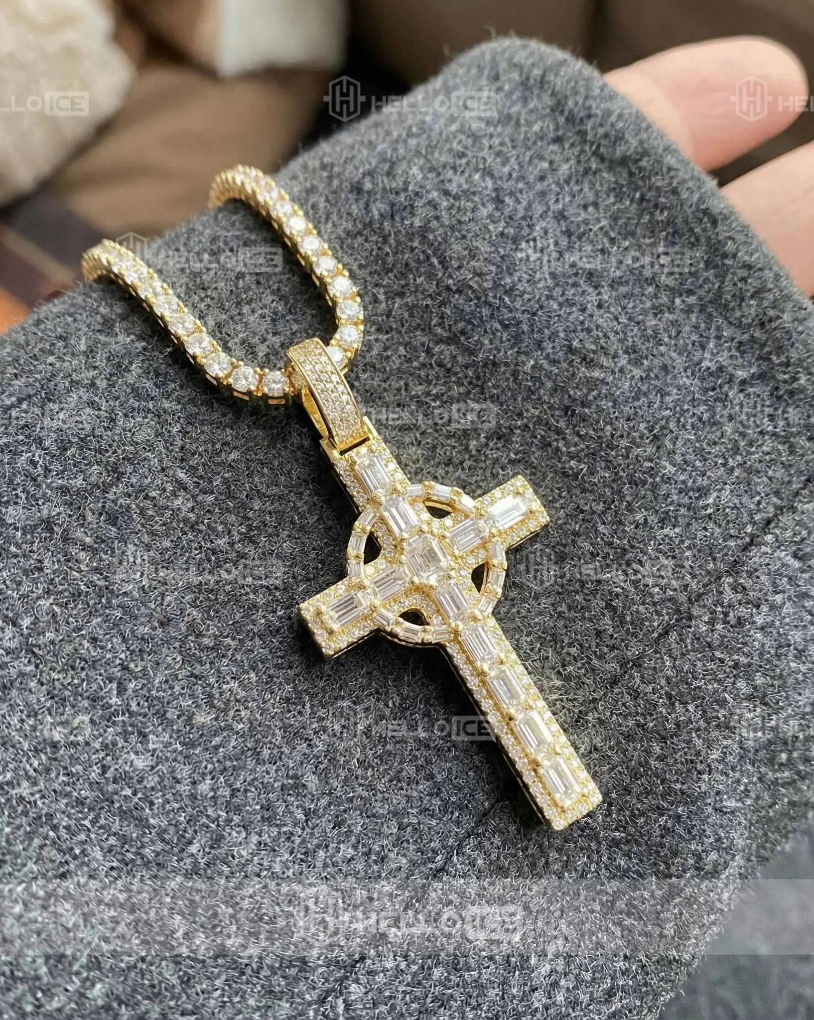 Helloice Review Image