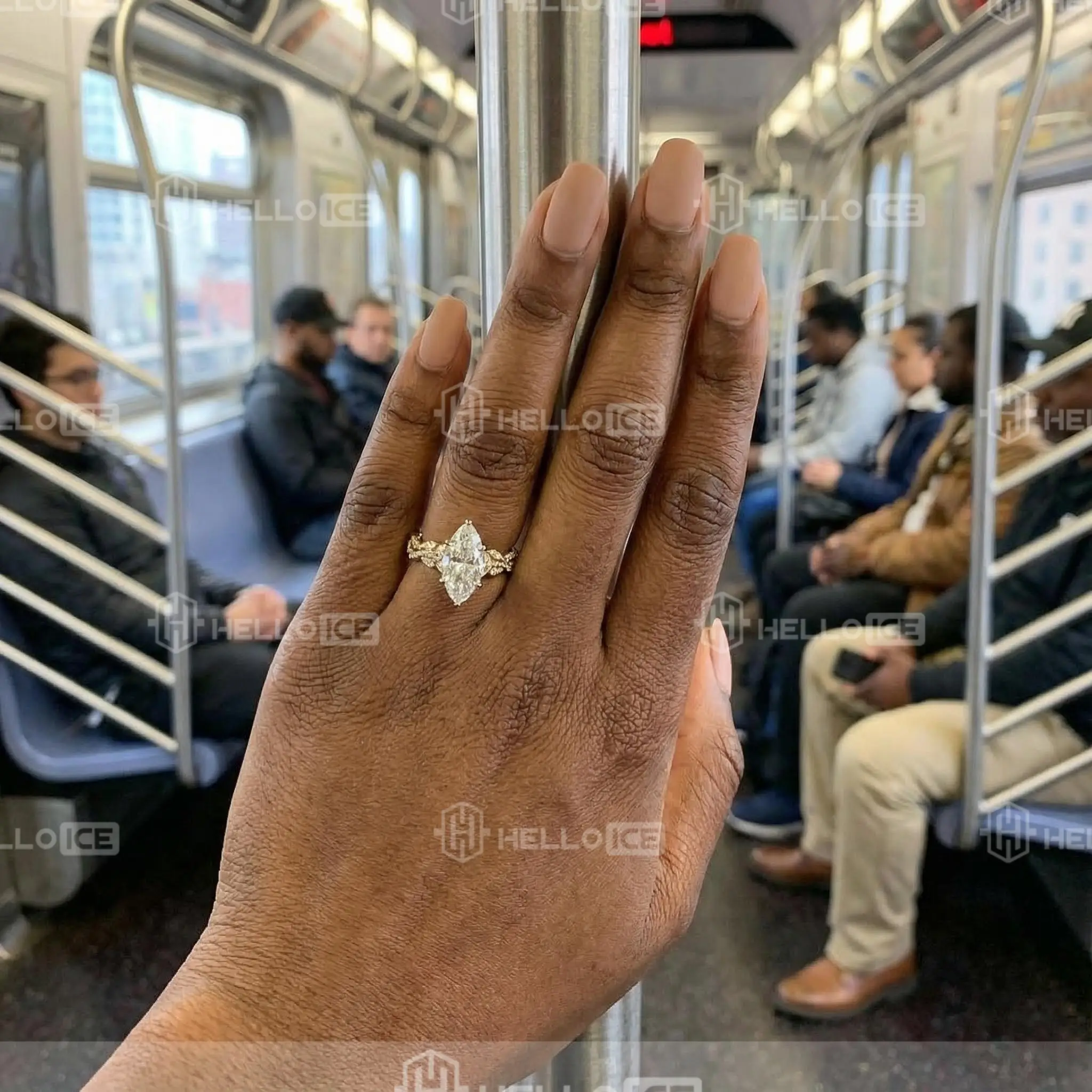 Helloice Review Image