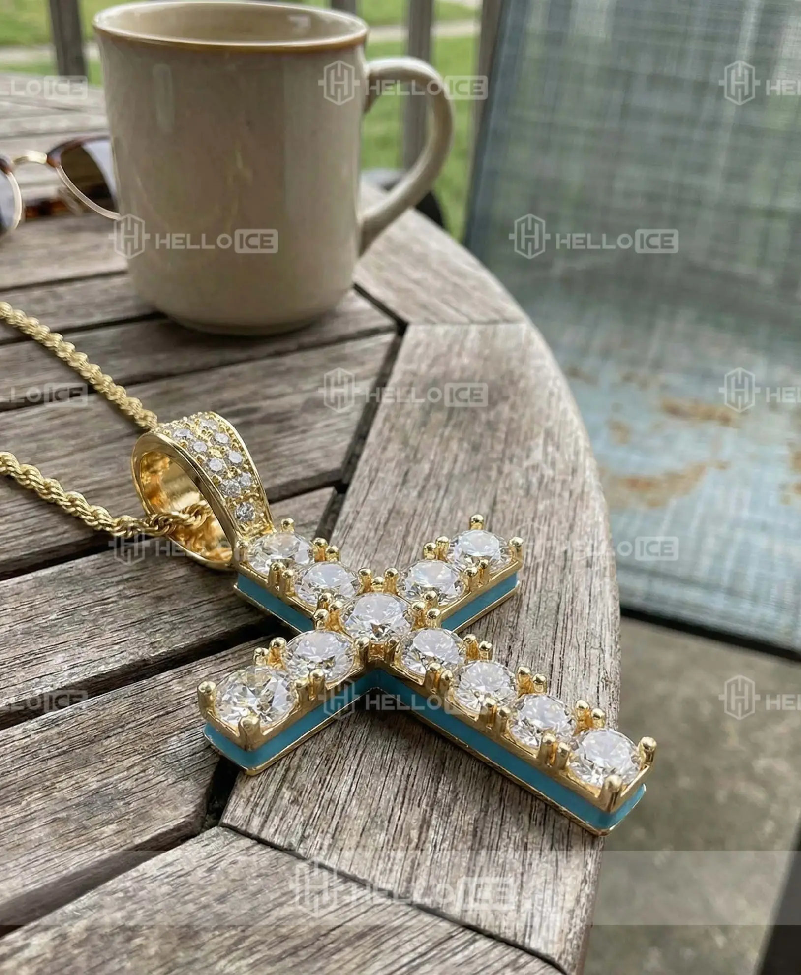 Helloice Review Image