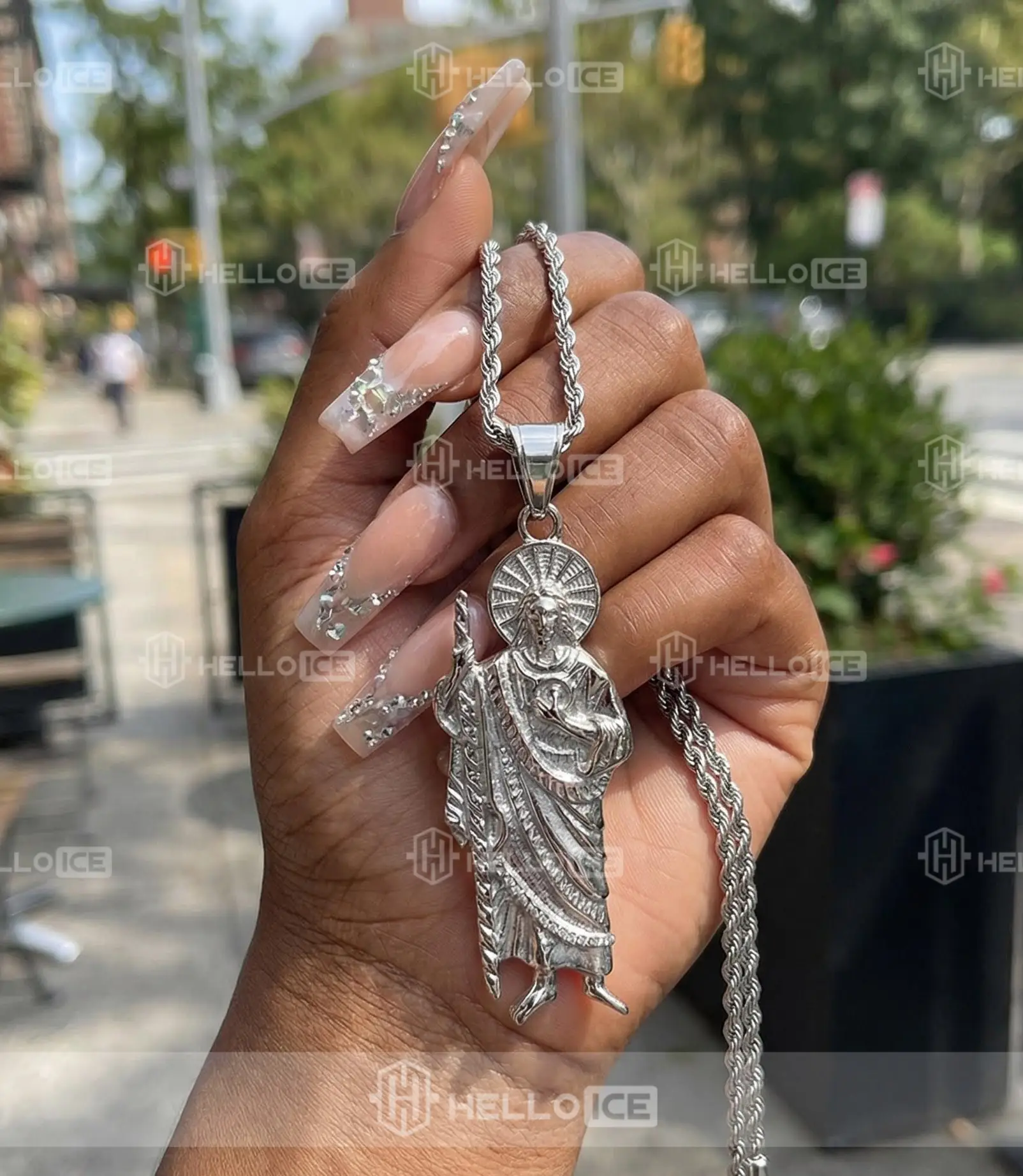 Helloice Review Image