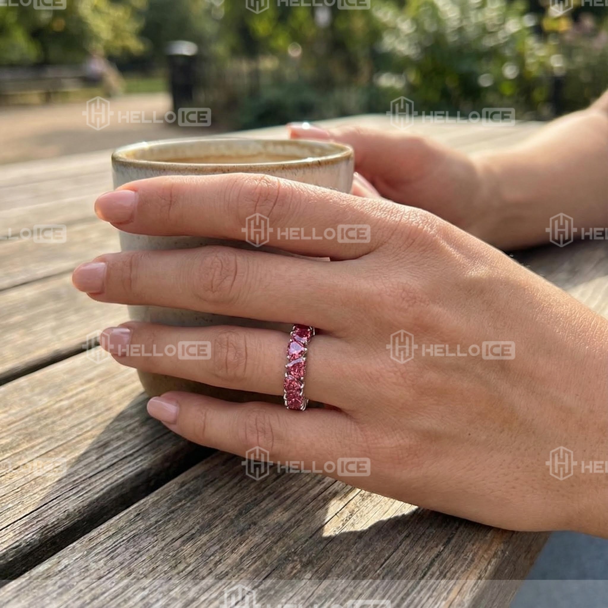 Helloice Review Image