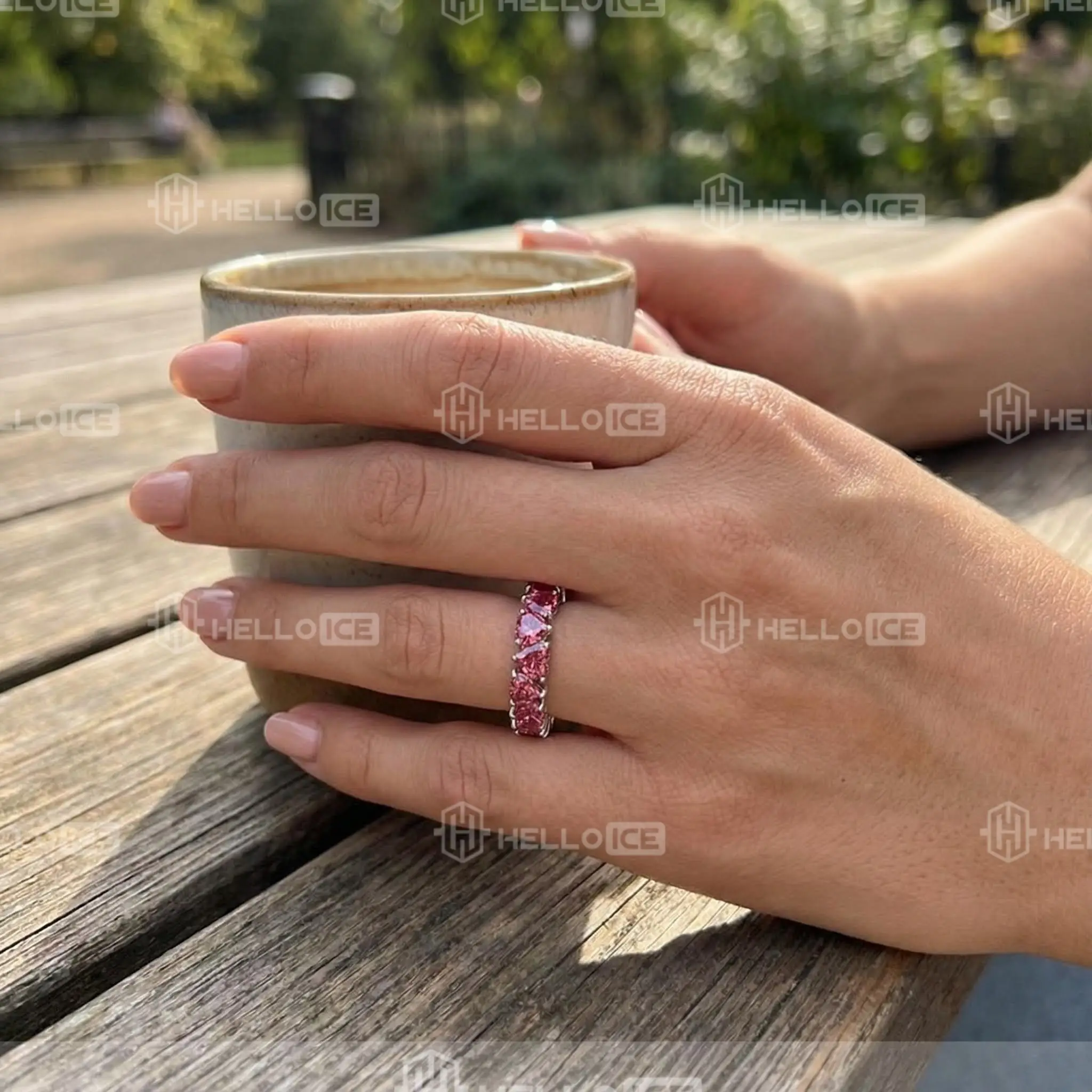 Helloice Review Image