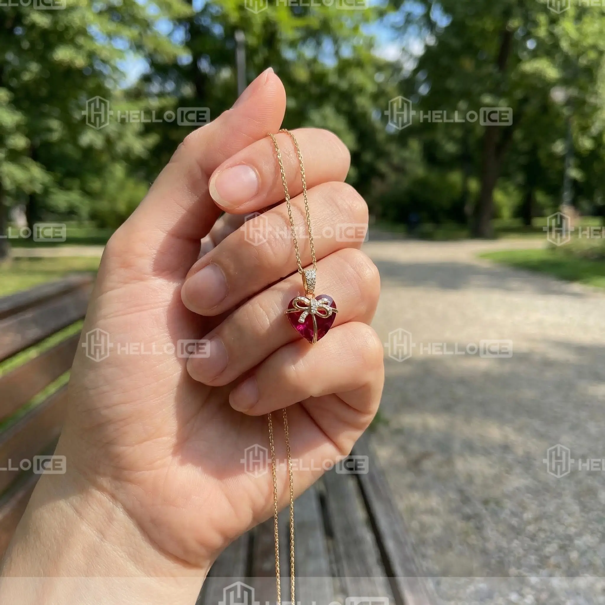 Helloice Review Image