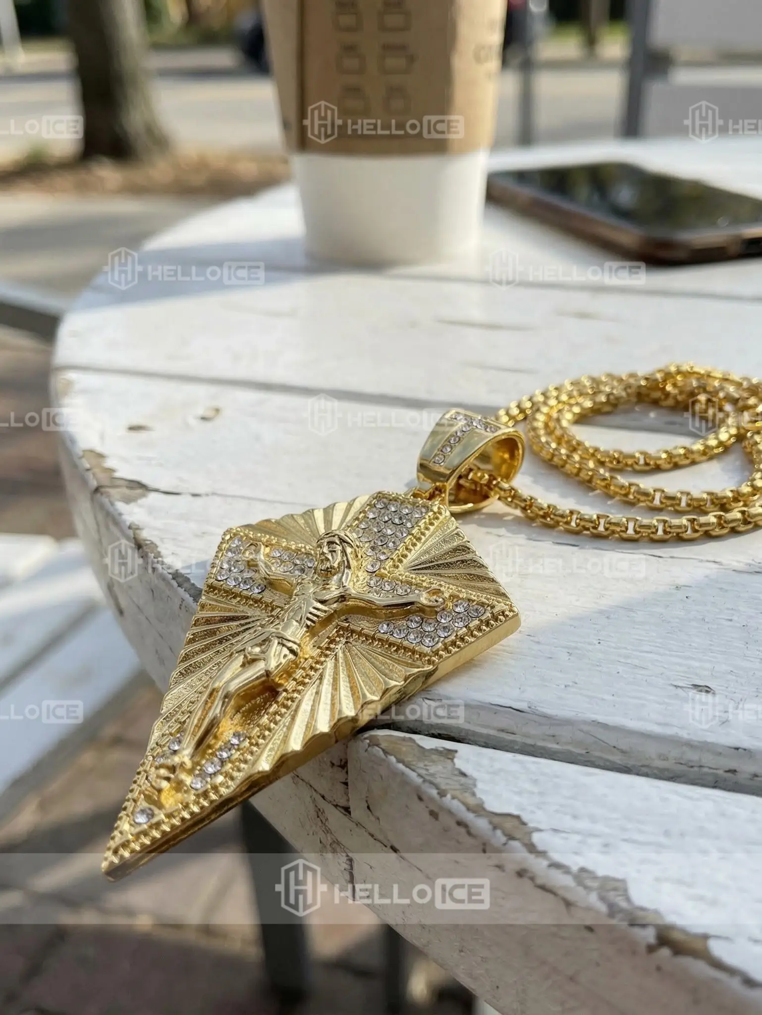 Helloice Review Image