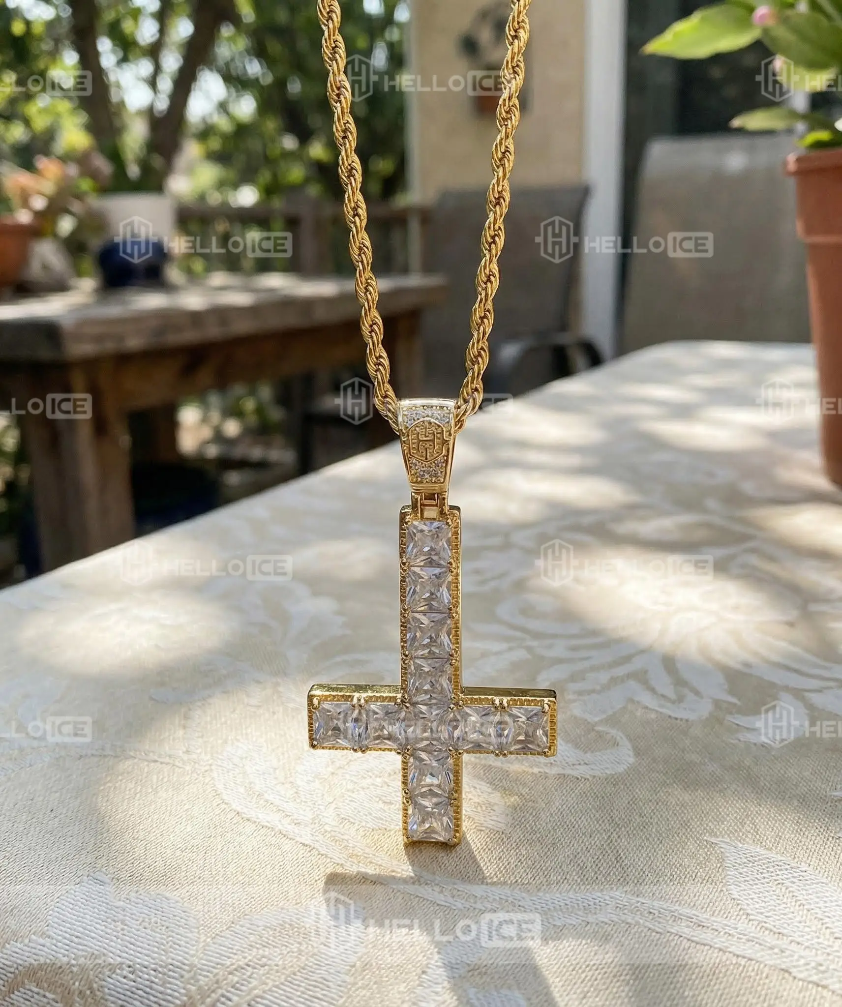 Helloice Review Image