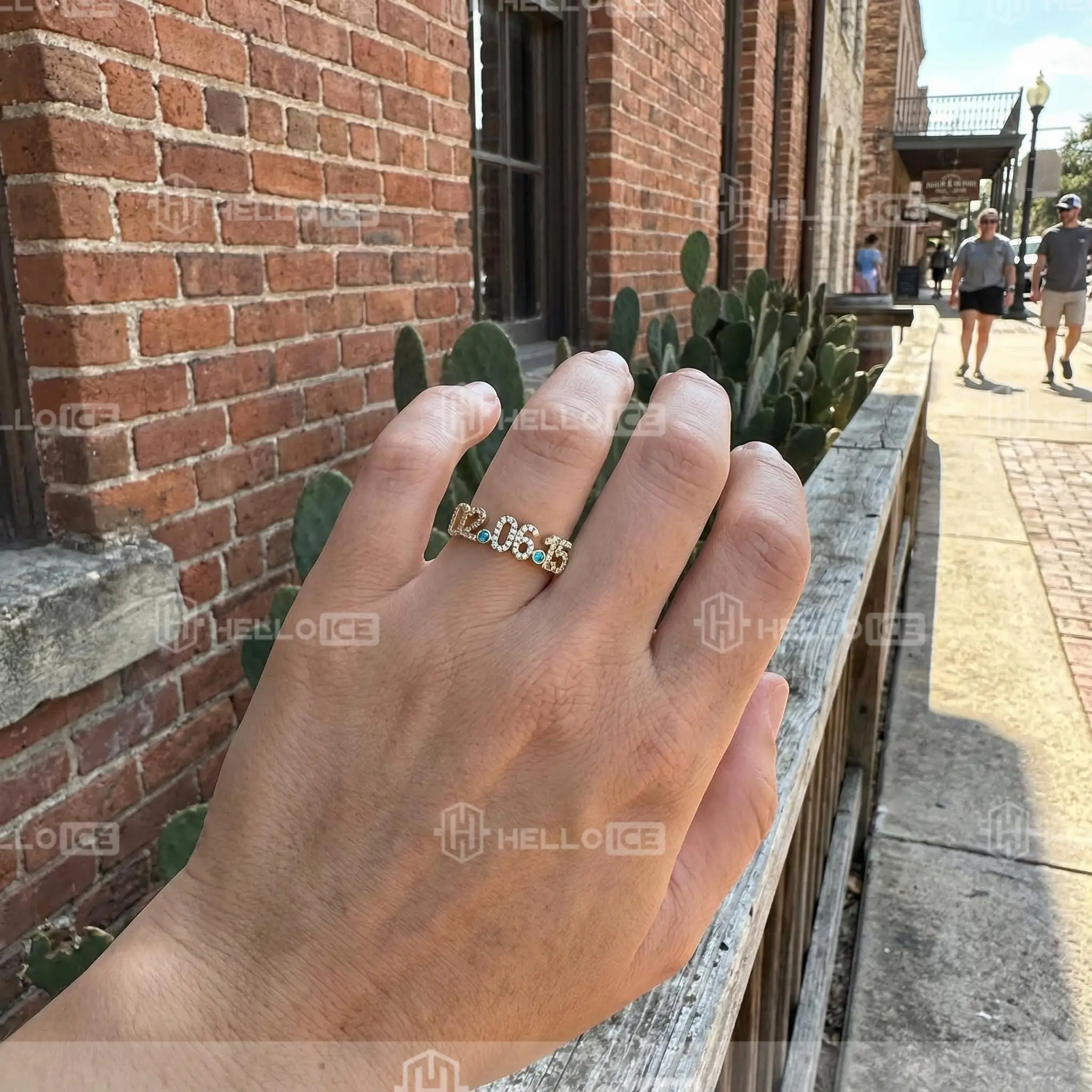 Helloice Review Image