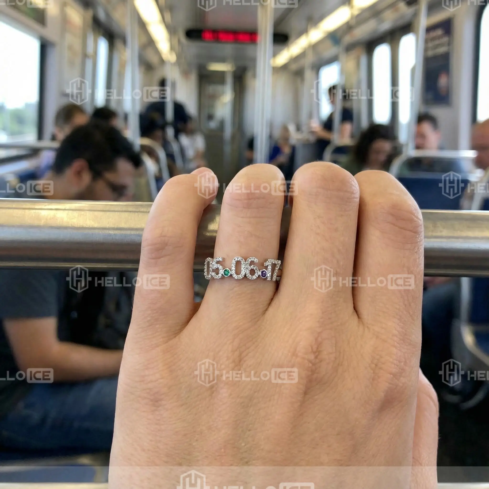 Helloice Review Image