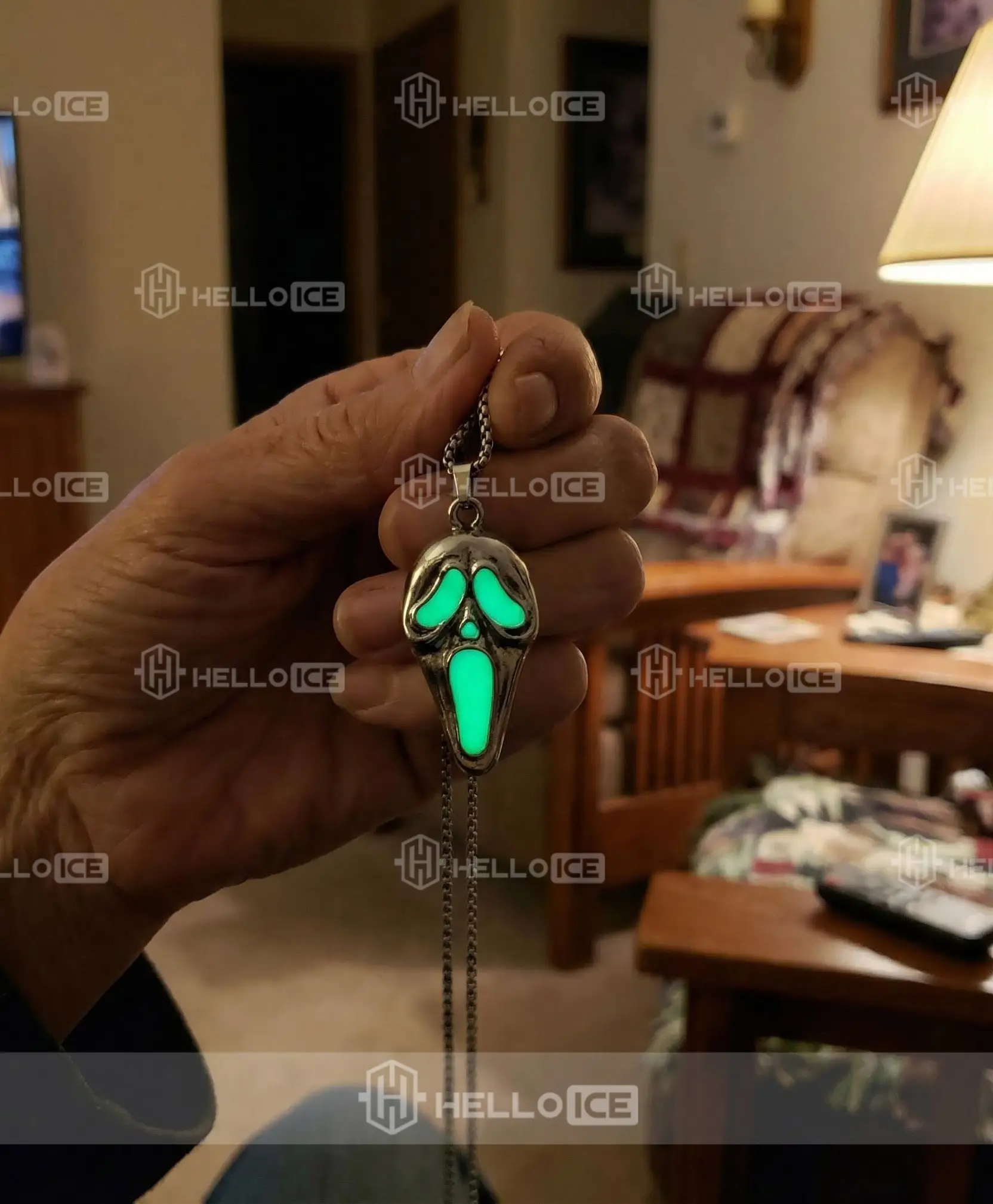 Helloice Review Image